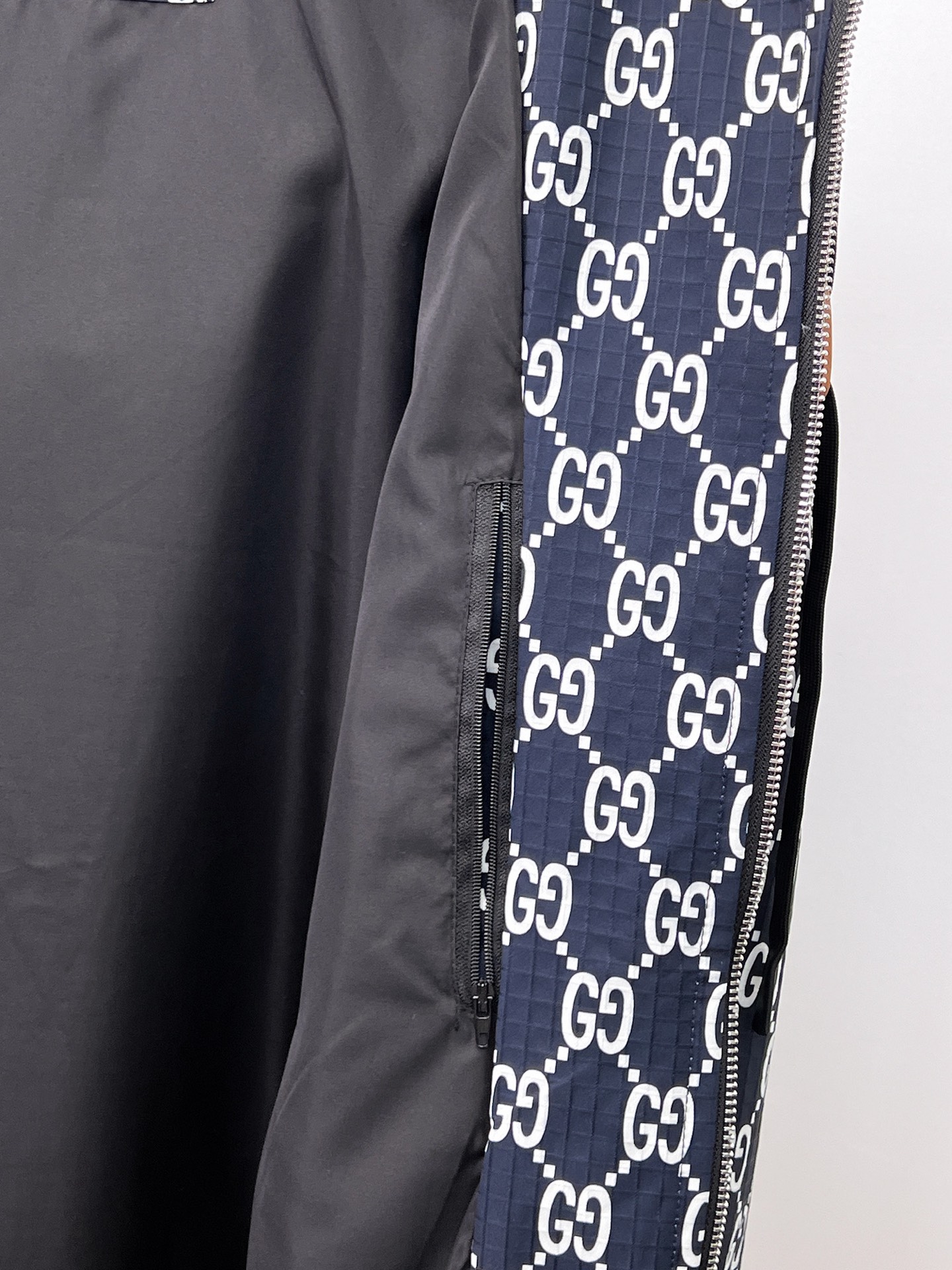 Hoodies & Sweatshirts