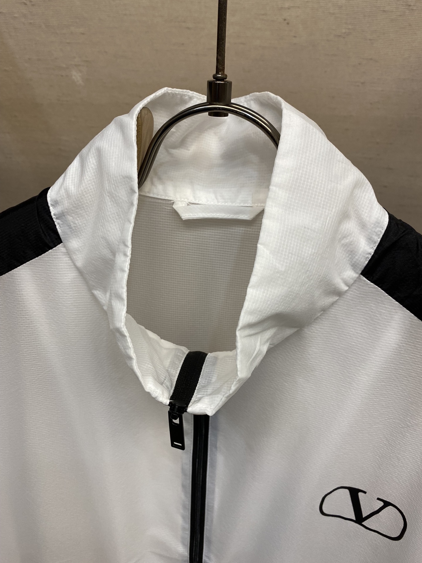 Hoodies & Sweatshirts