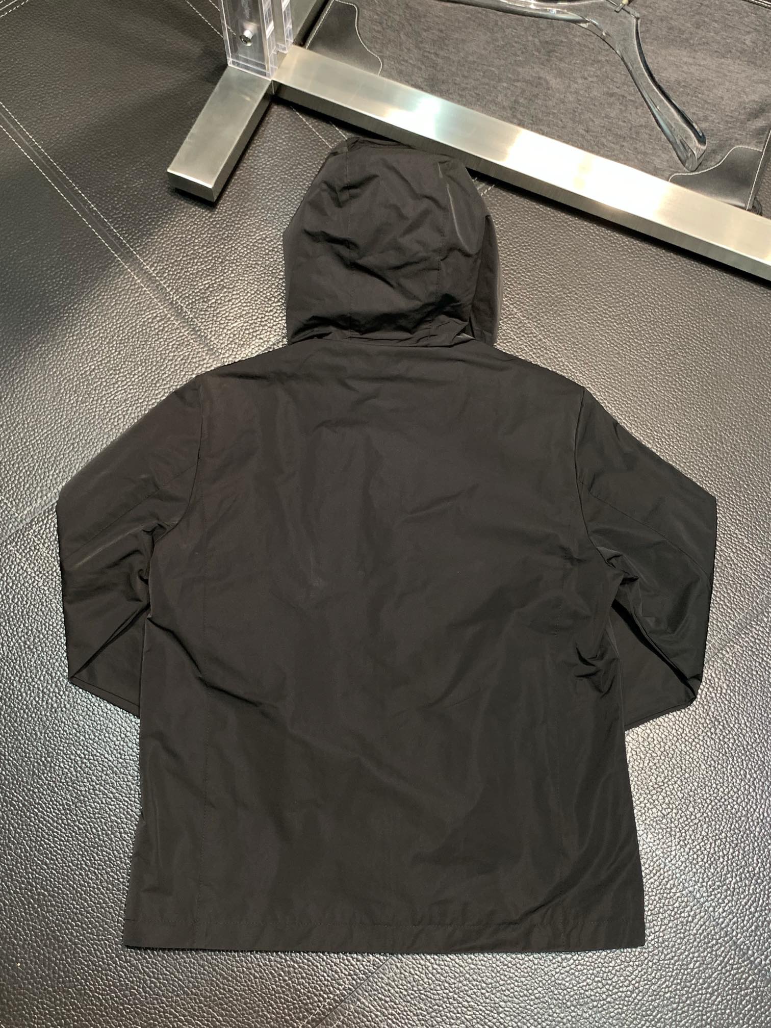 Hoodies & Sweatshirts