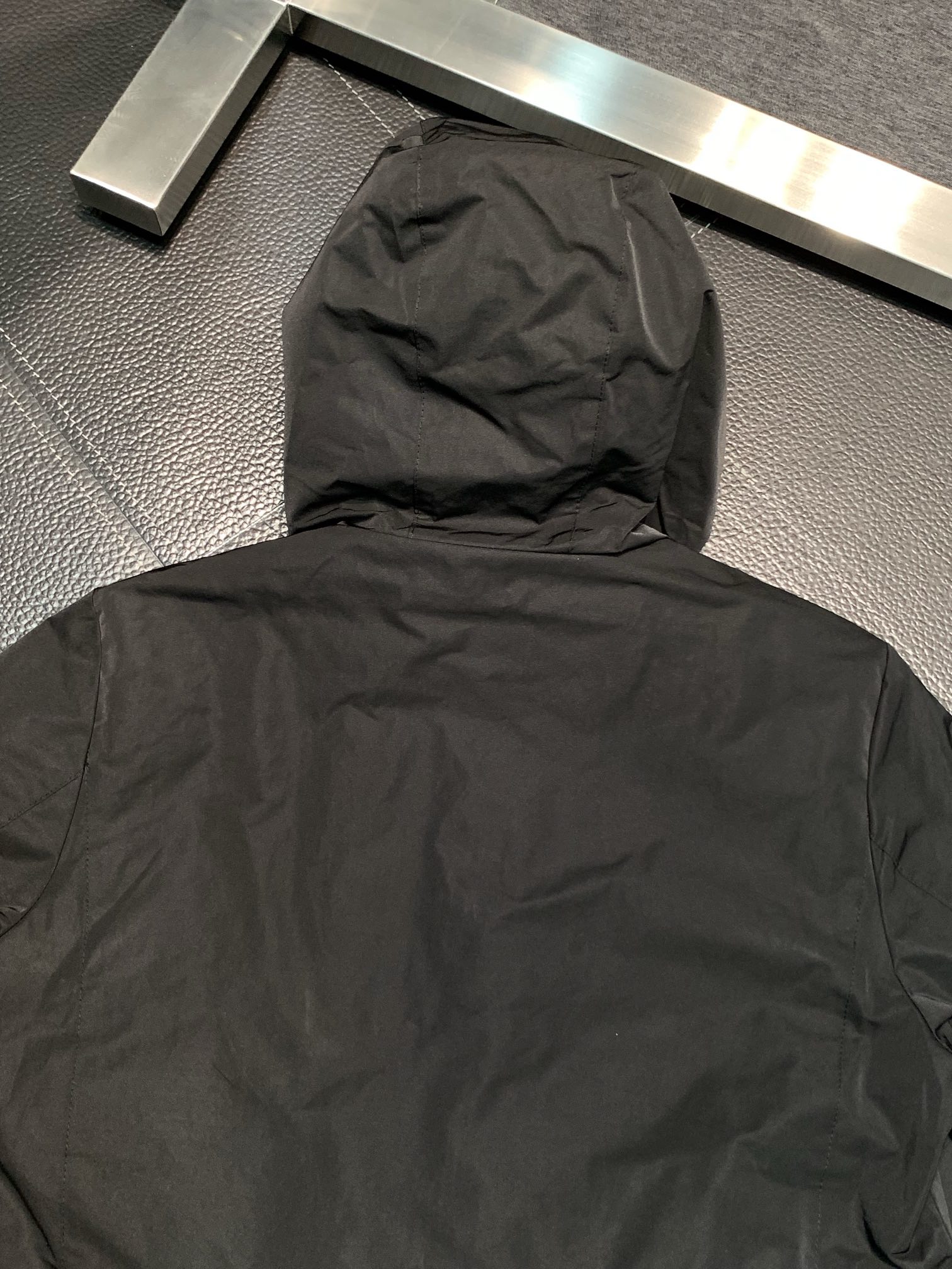 Hoodies & Sweatshirts