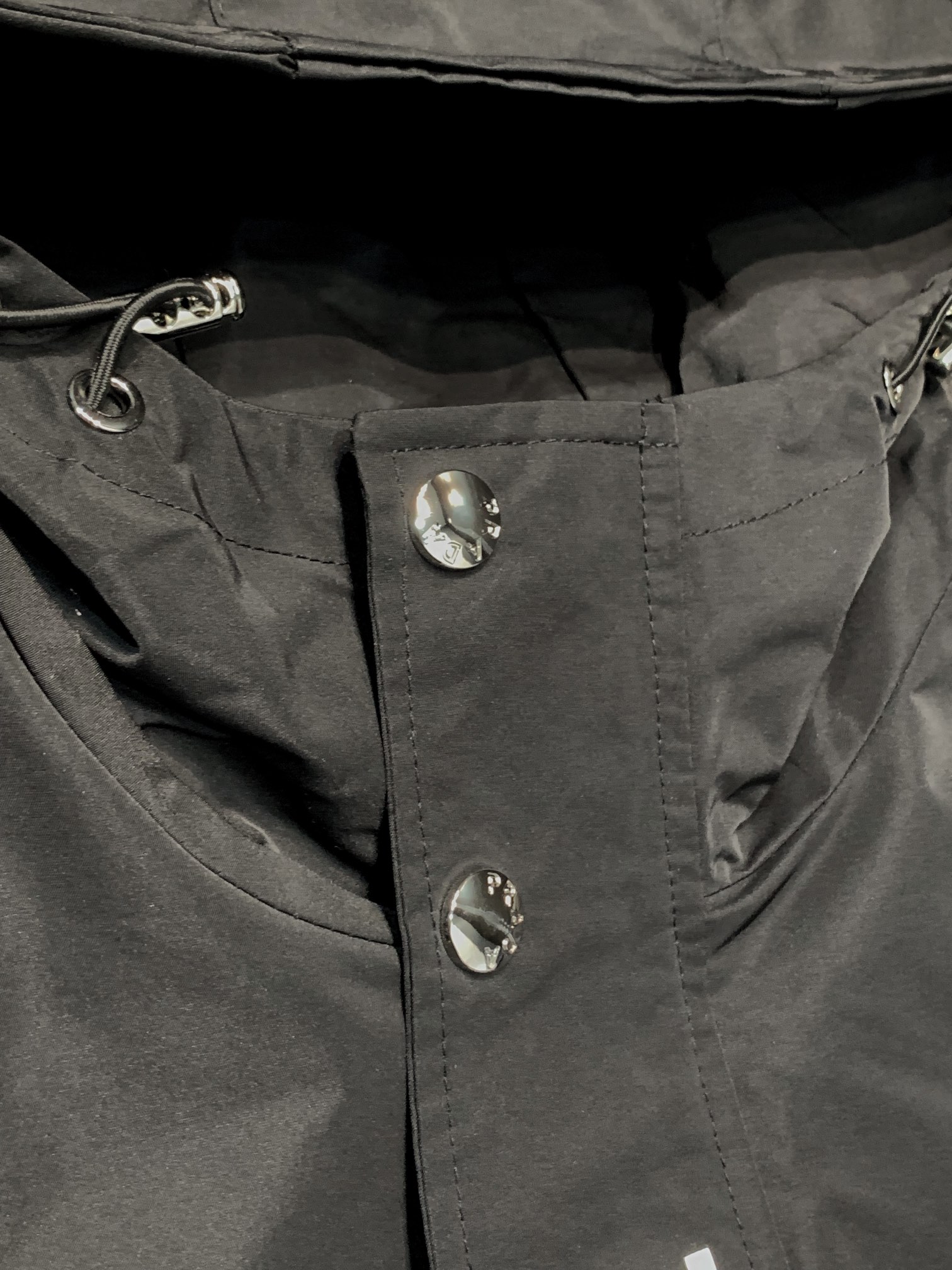 Hoodies & Sweatshirts