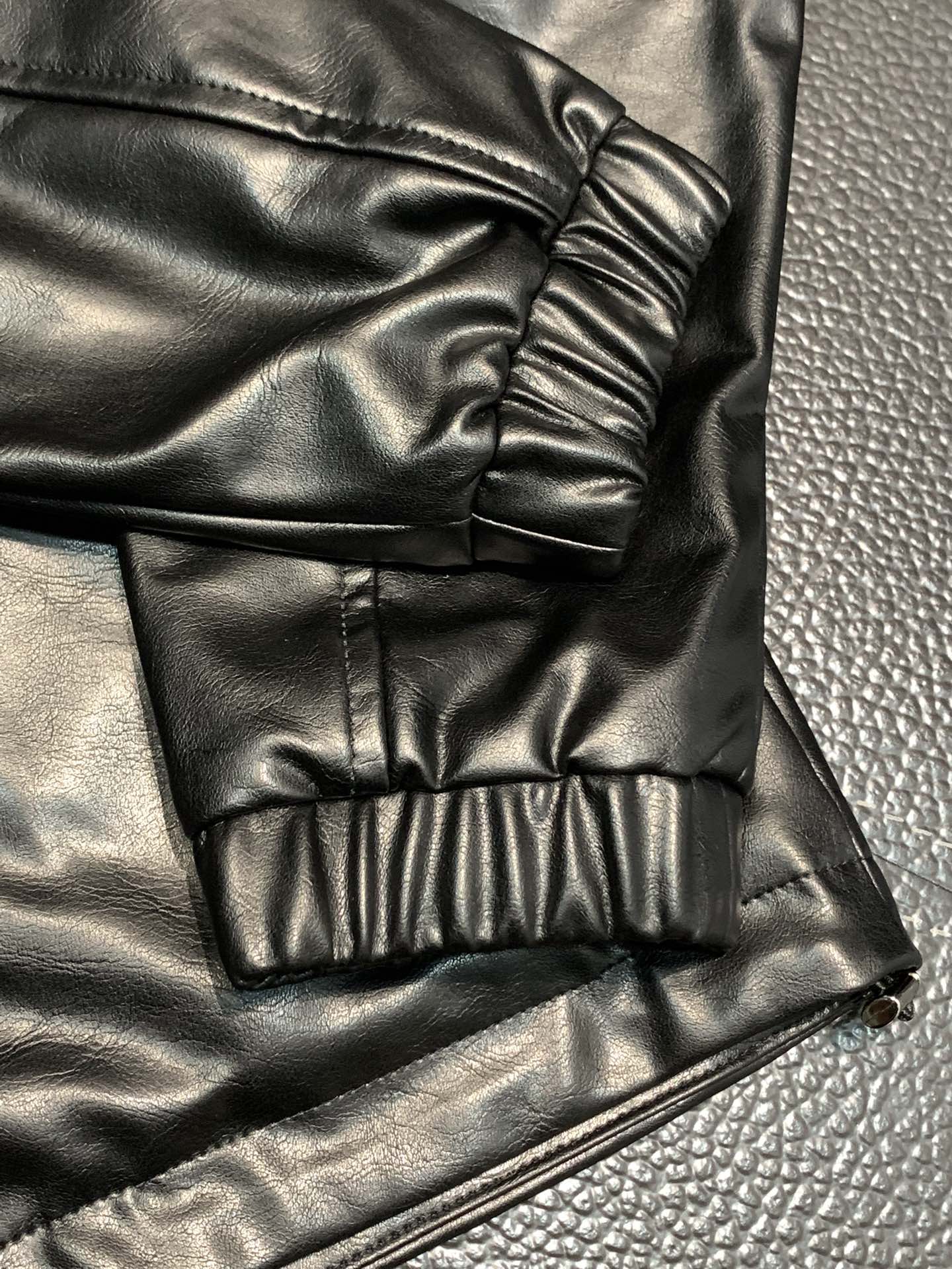 Hoodies & Sweatshirts