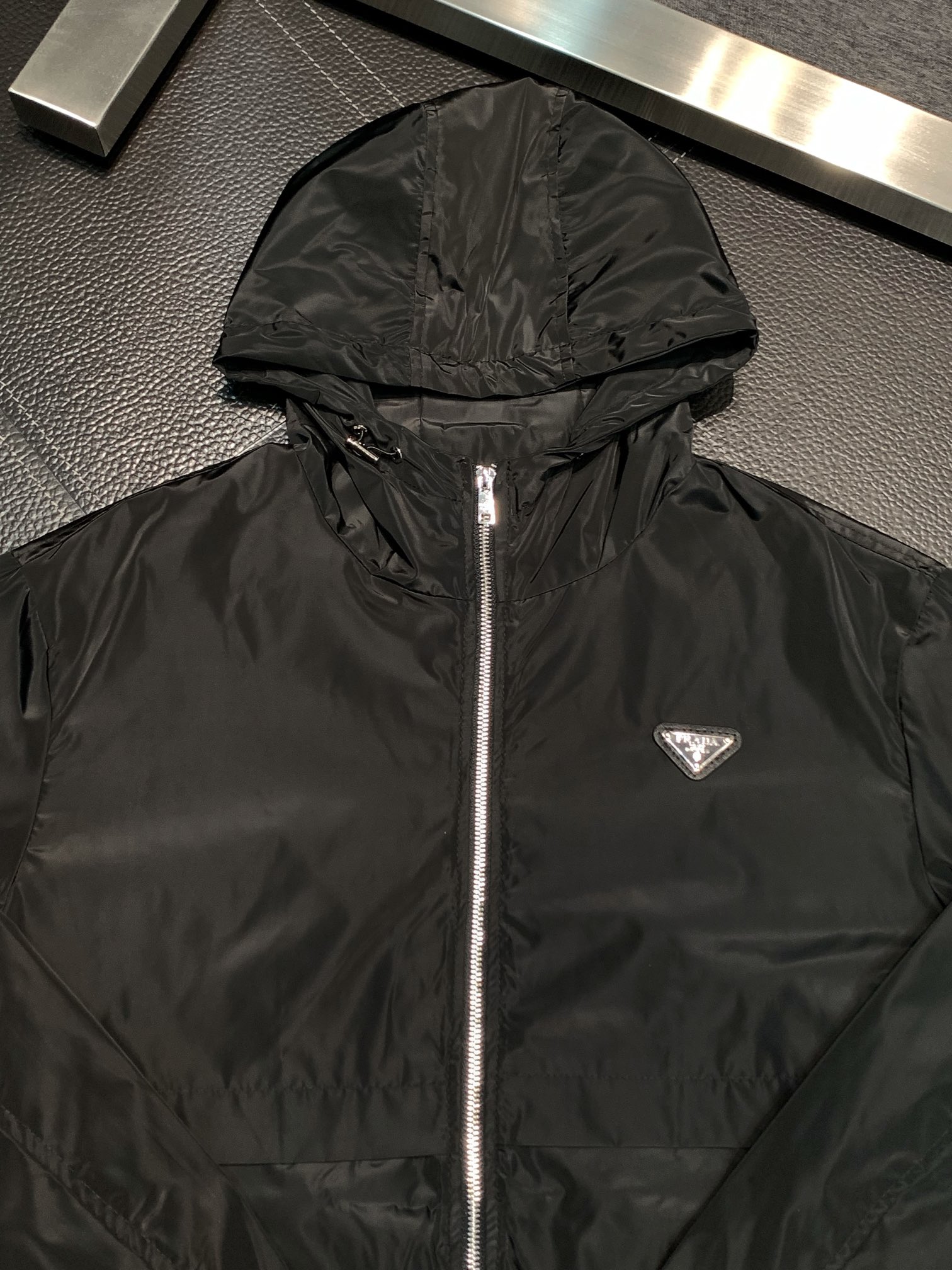 Hoodies & Sweatshirts