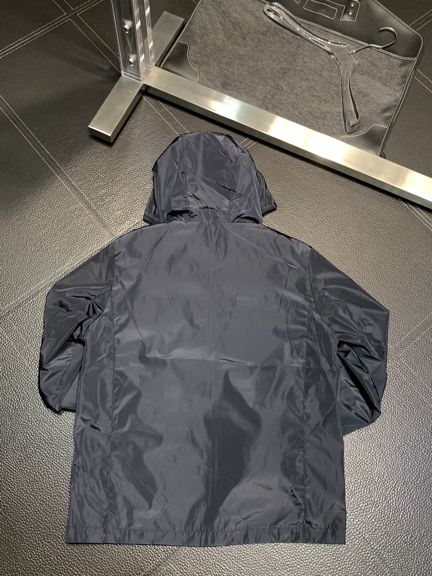 Hoodies & Sweatshirts