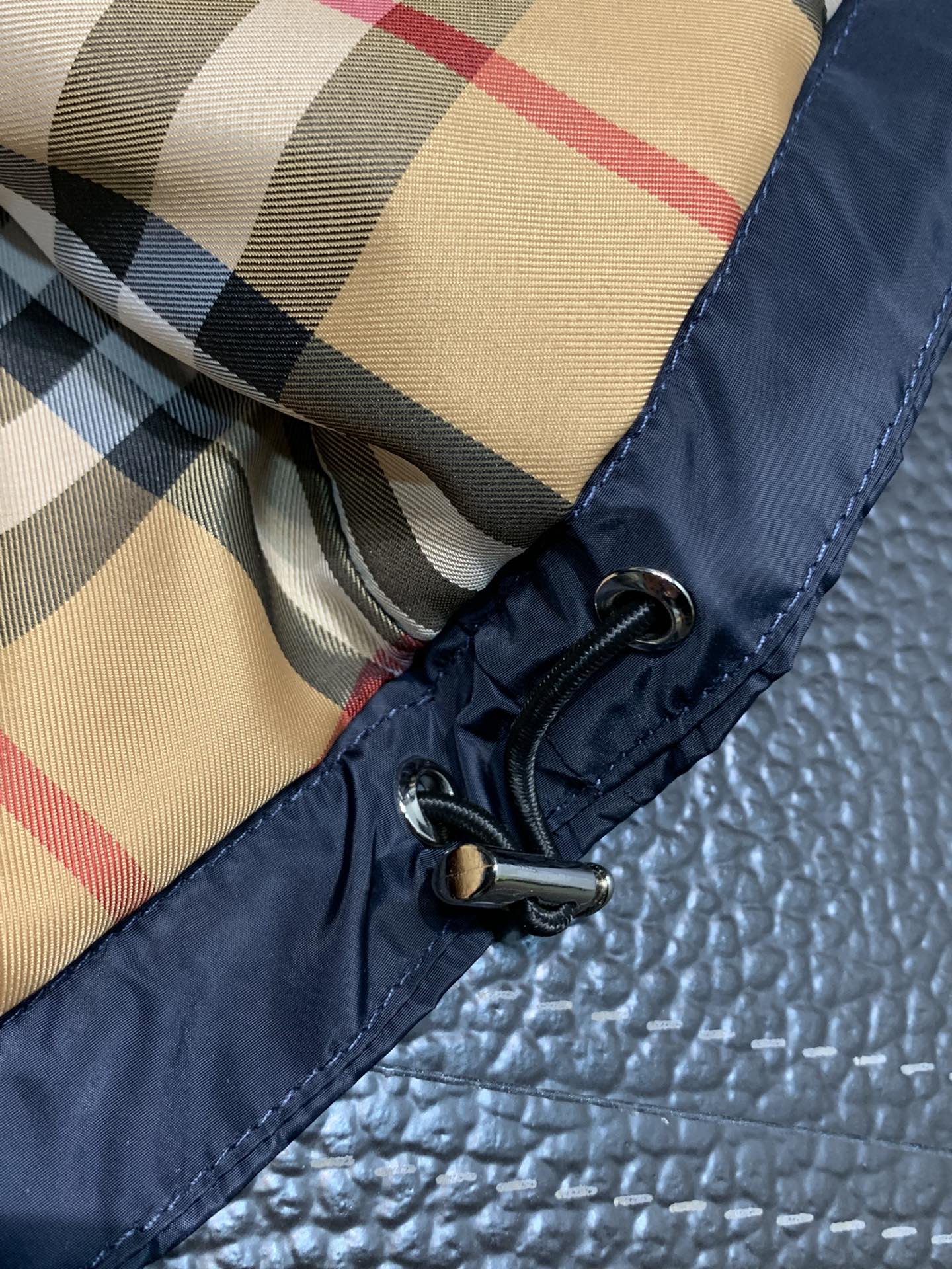 Hoodies & Sweatshirts