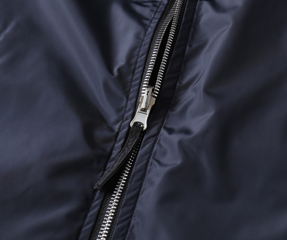 Hoodies & Sweatshirts