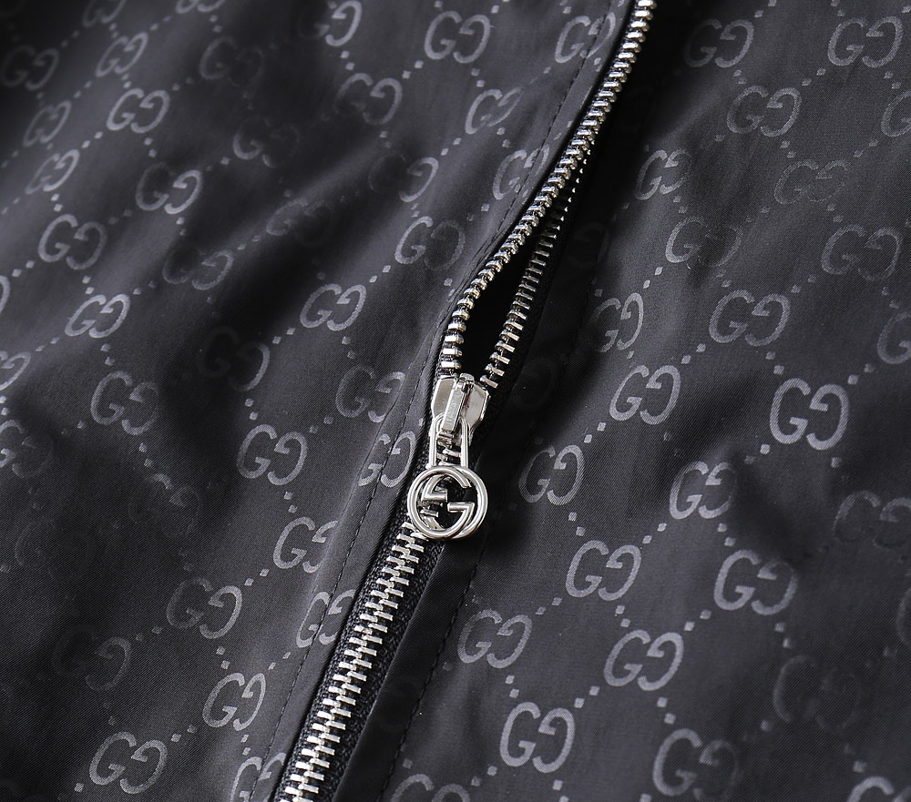 Hoodies & Sweatshirts