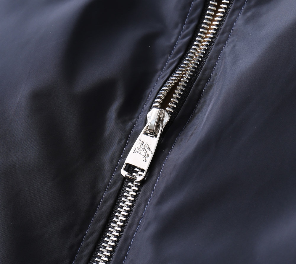 Hoodies & Sweatshirts