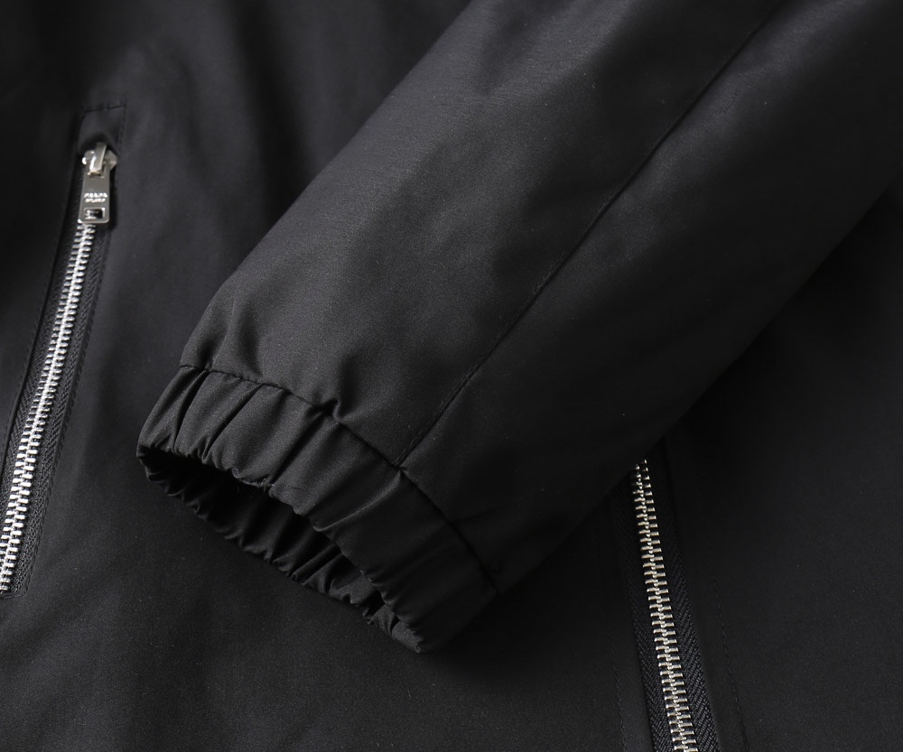 Hoodies & Sweatshirts