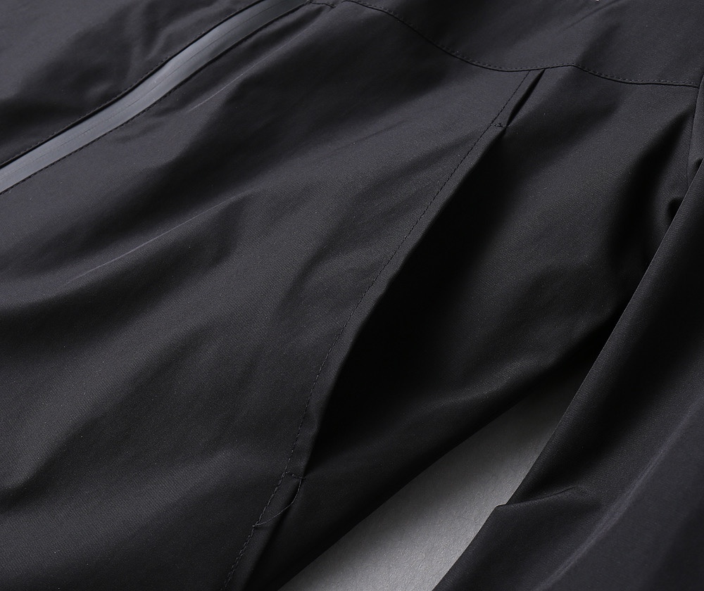 Hoodies & Sweatshirts