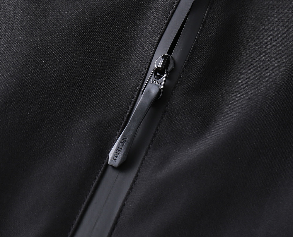 Hoodies & Sweatshirts