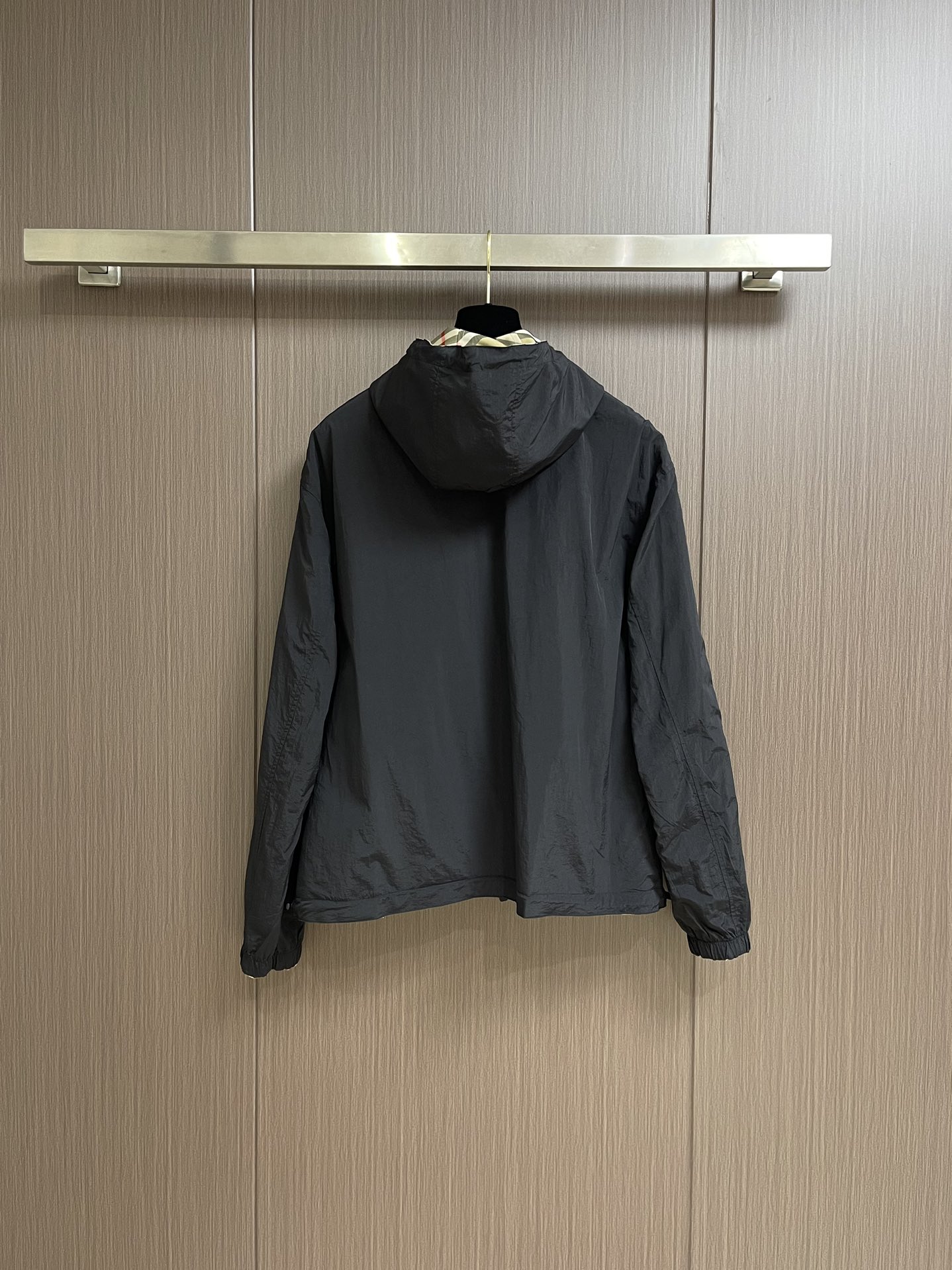 Hoodies & Sweatshirts