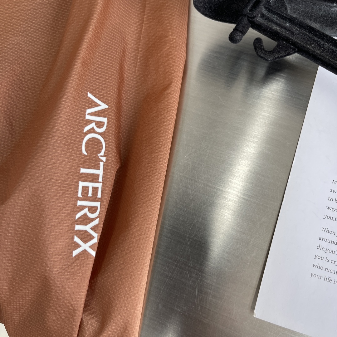 Hoodies & Sweatshirts