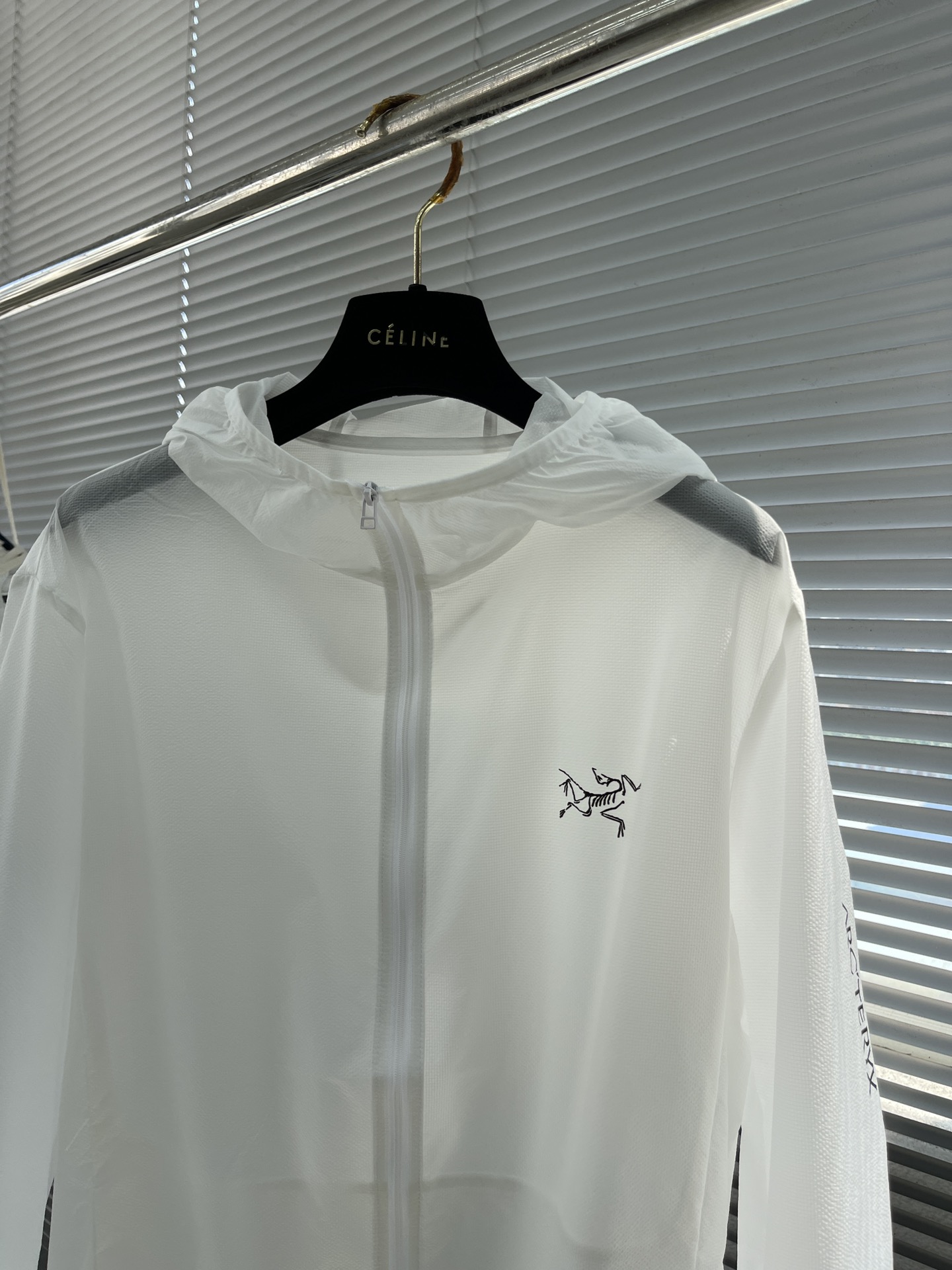 Hoodies & Sweatshirts