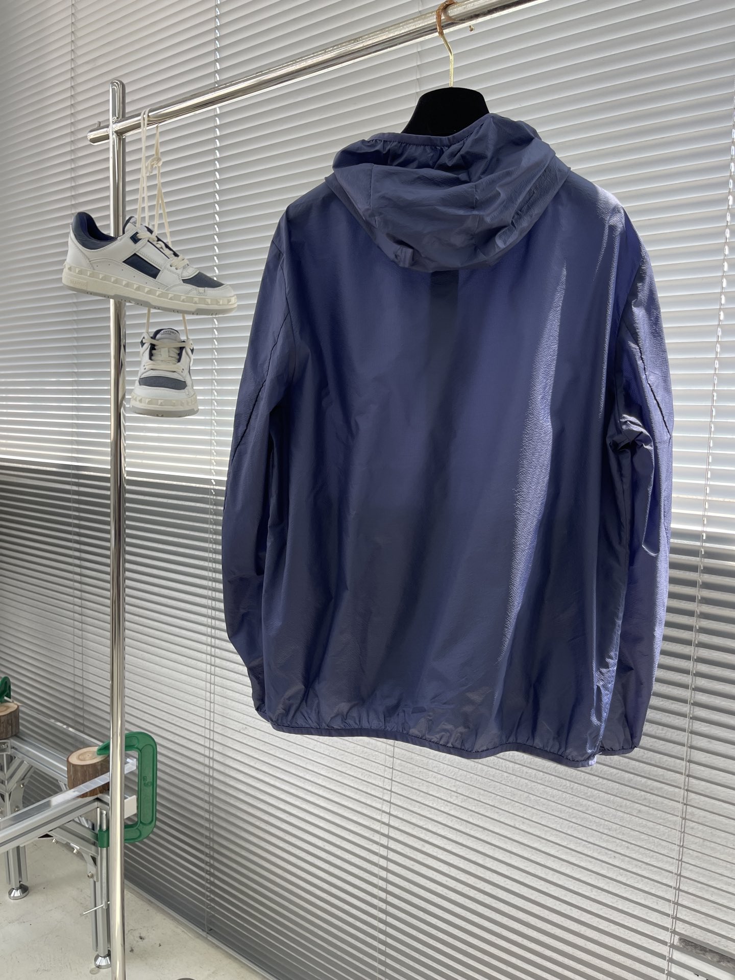 Hoodies & Sweatshirts