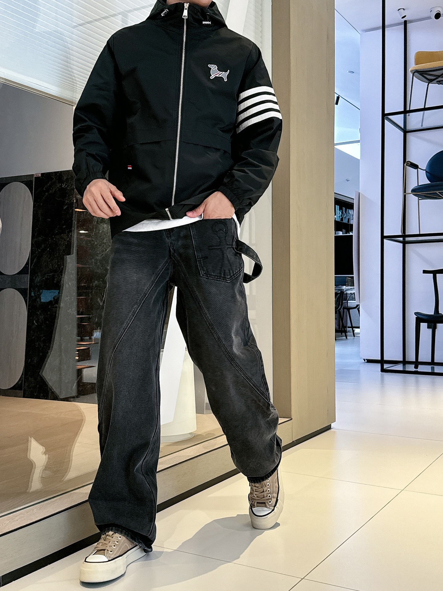 Hoodies & Sweatshirts