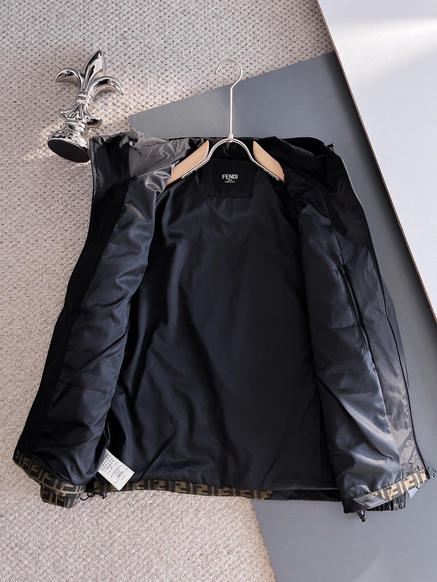 Hoodies & Sweatshirts