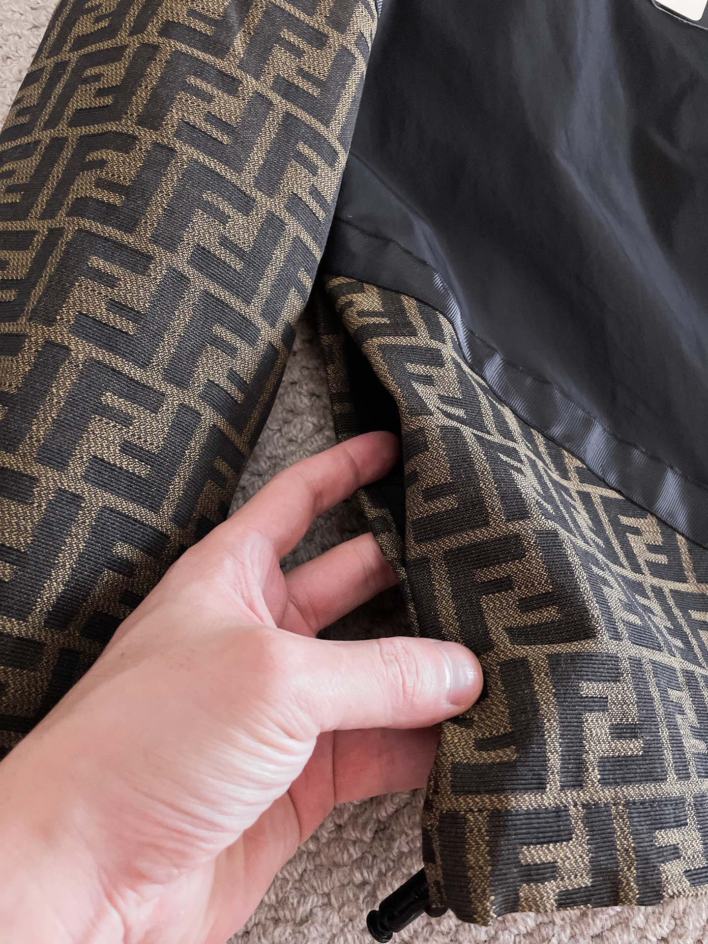 Hoodies & Sweatshirts