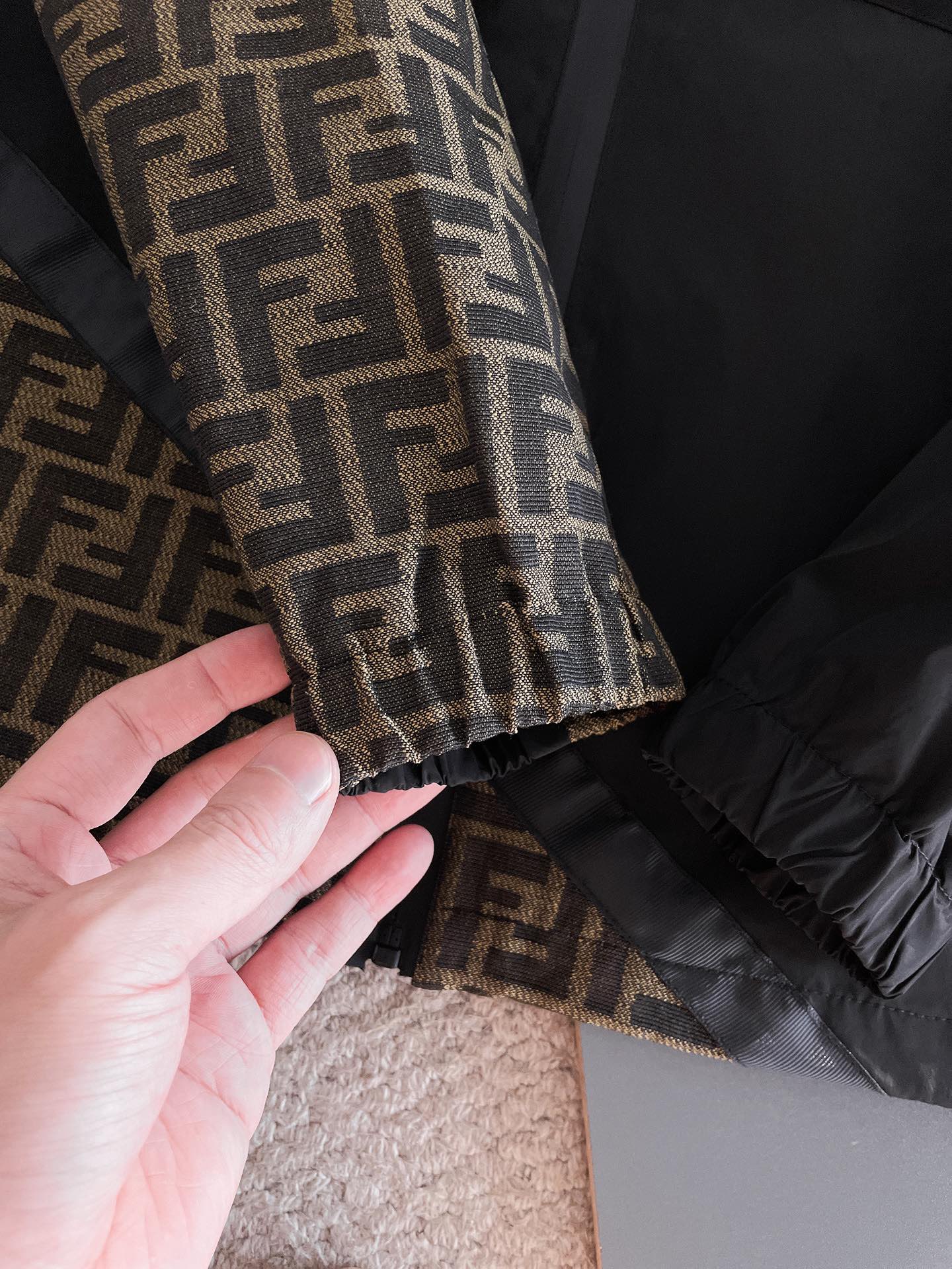 Hoodies & Sweatshirts