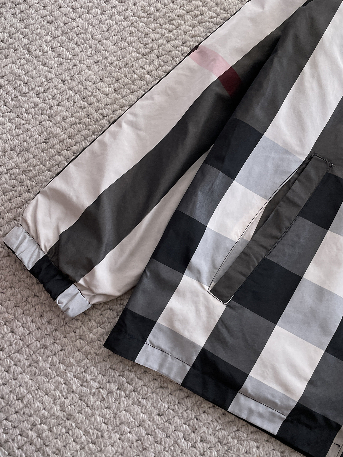 Hoodies & Sweatshirts