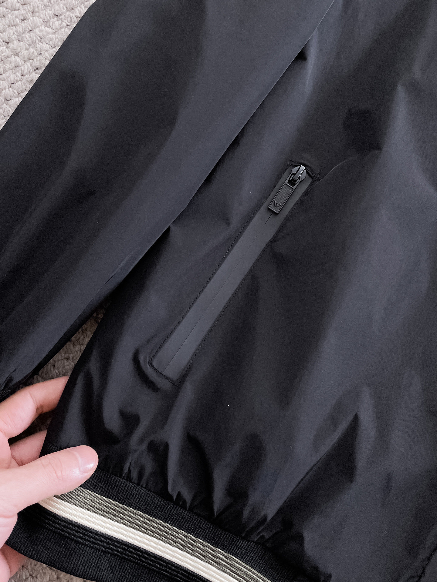 Hoodies & Sweatshirts