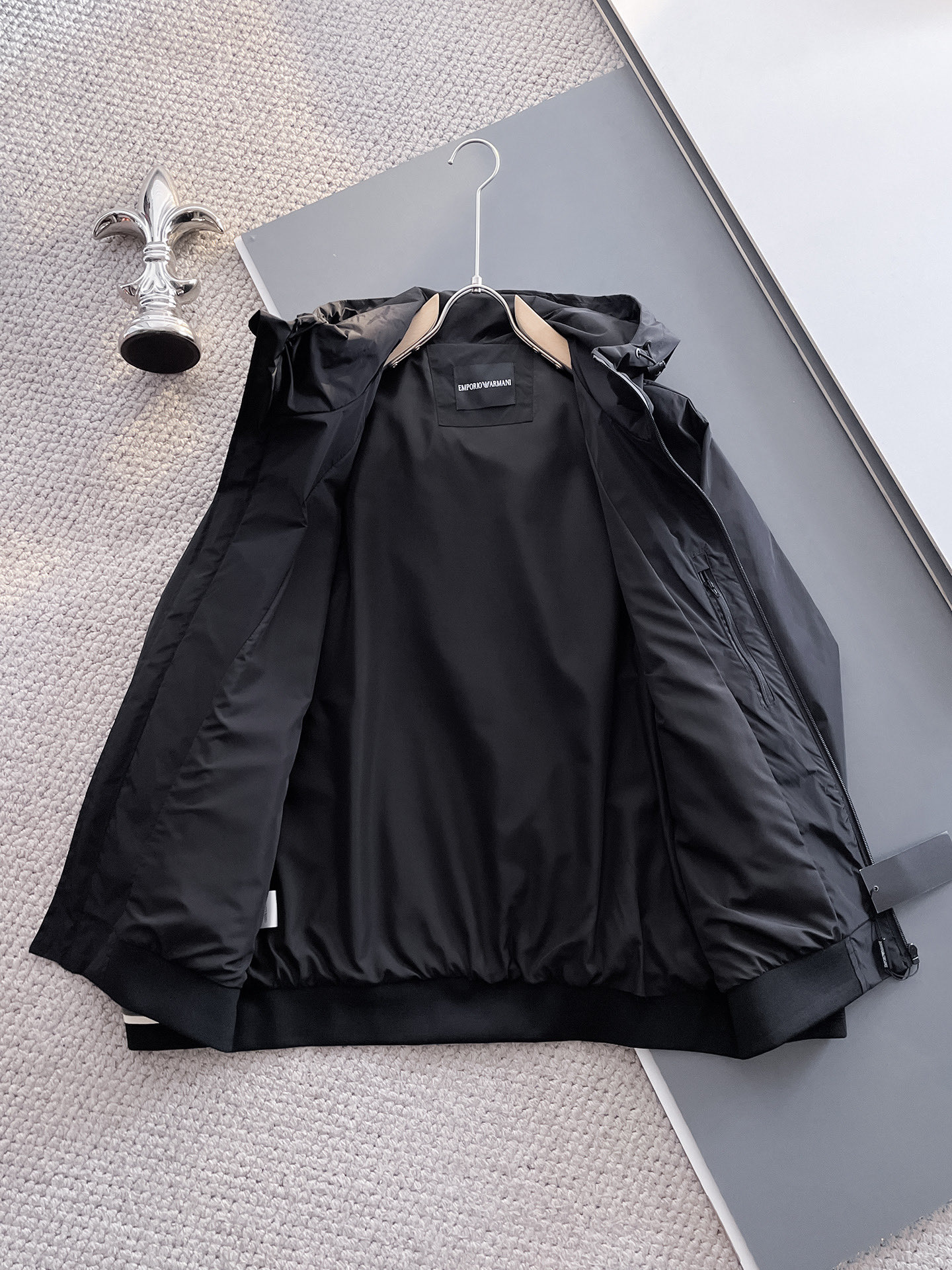 Hoodies & Sweatshirts