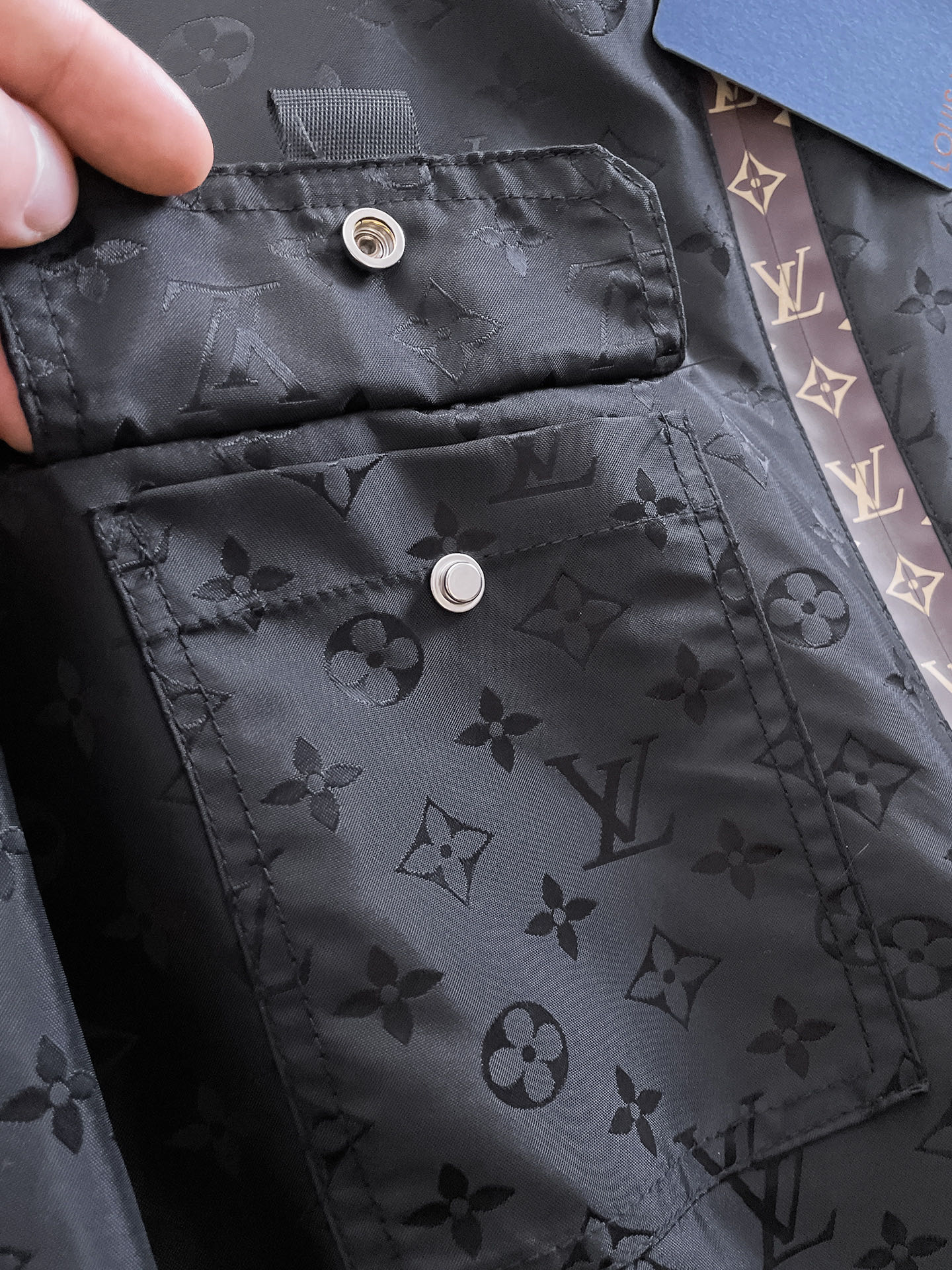 Hoodies & Sweatshirts