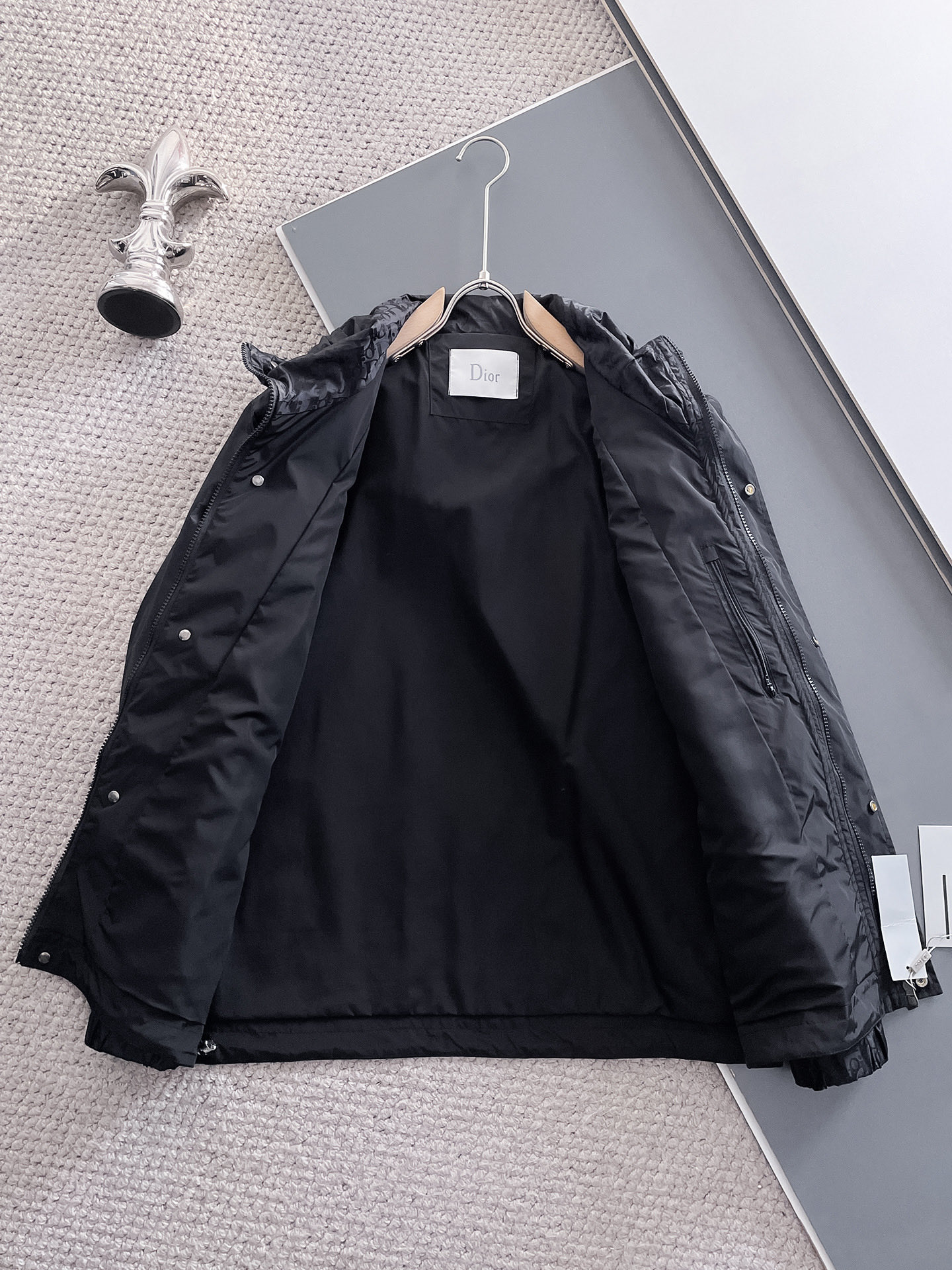 Hoodies & Sweatshirts