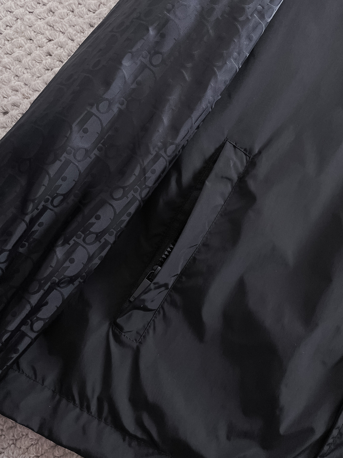 Hoodies & Sweatshirts