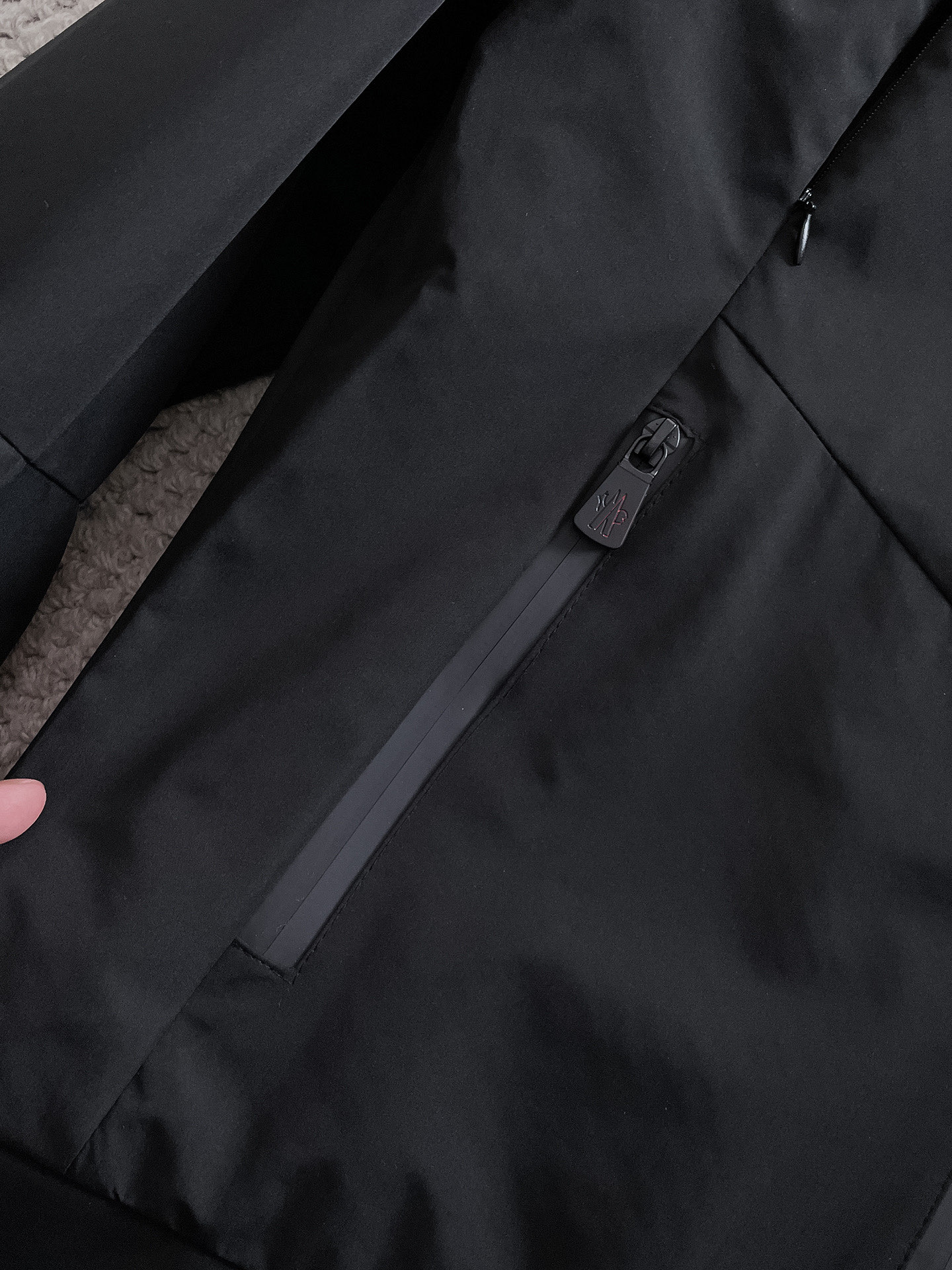 Hoodies & Sweatshirts