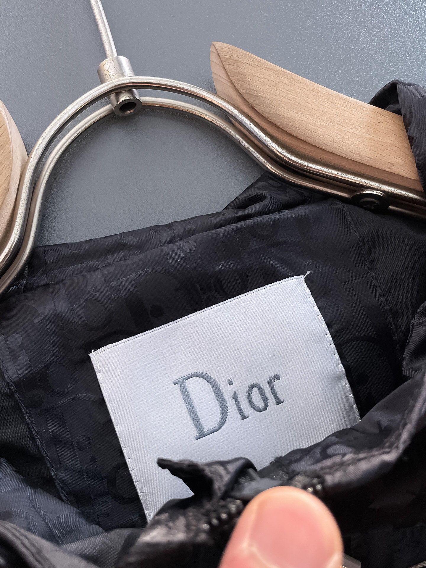 Hoodies & Sweatshirts