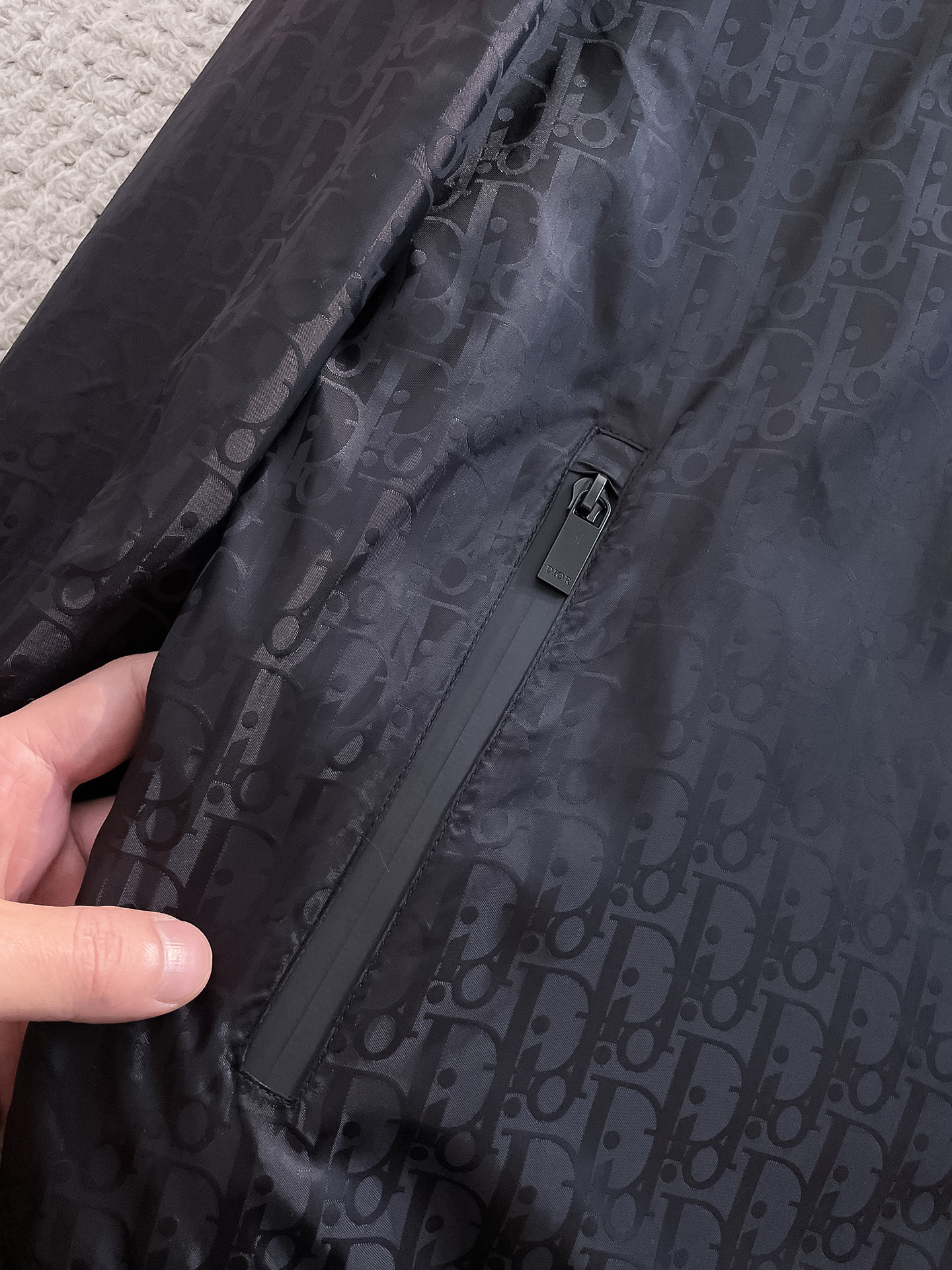 Hoodies & Sweatshirts