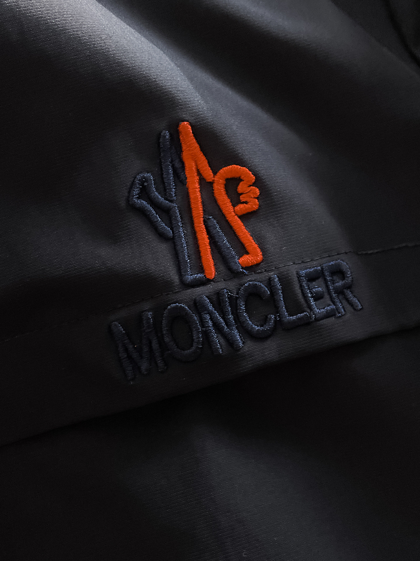 Hoodies & Sweatshirts