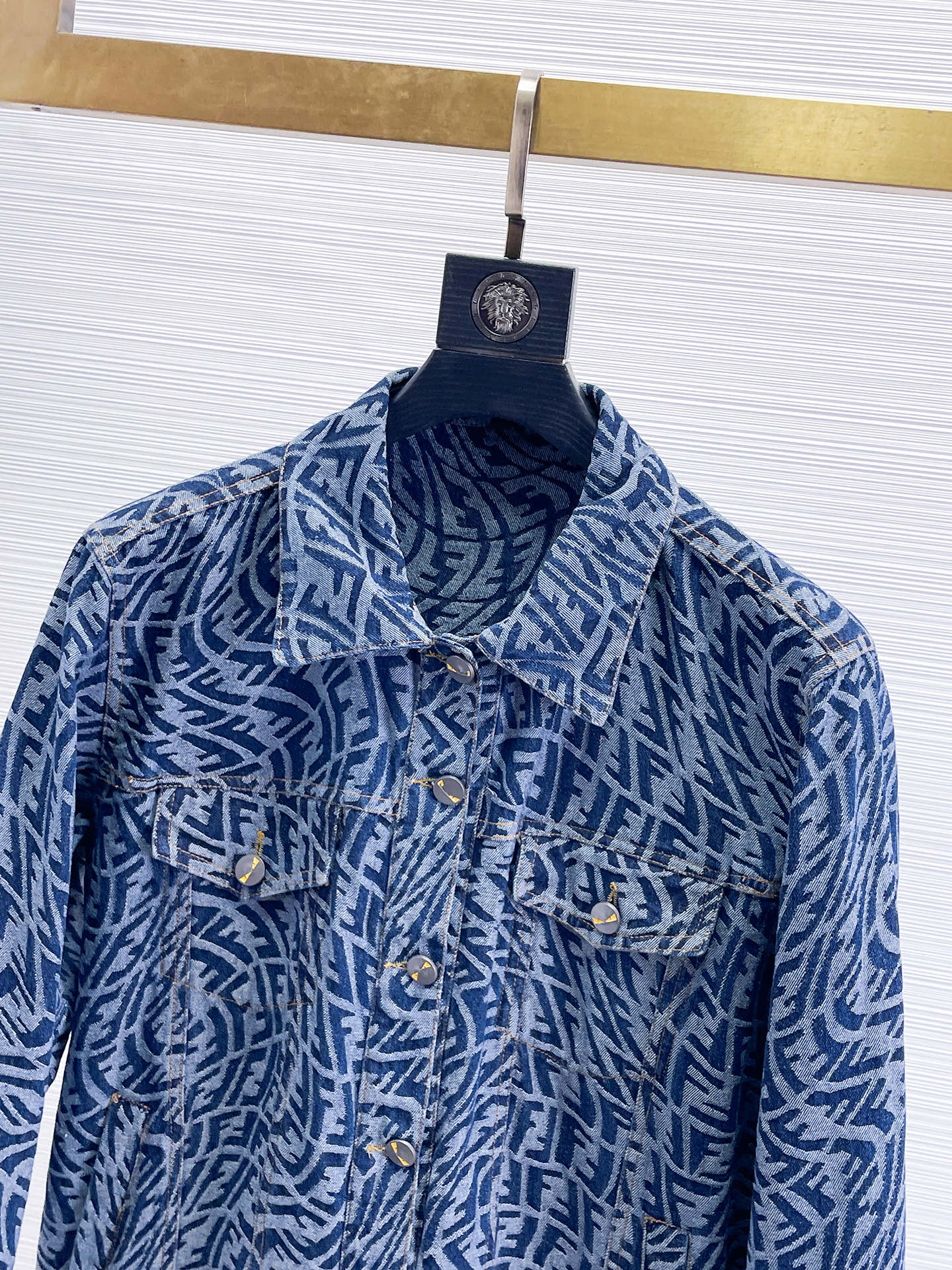 Hoodies & Sweatshirts