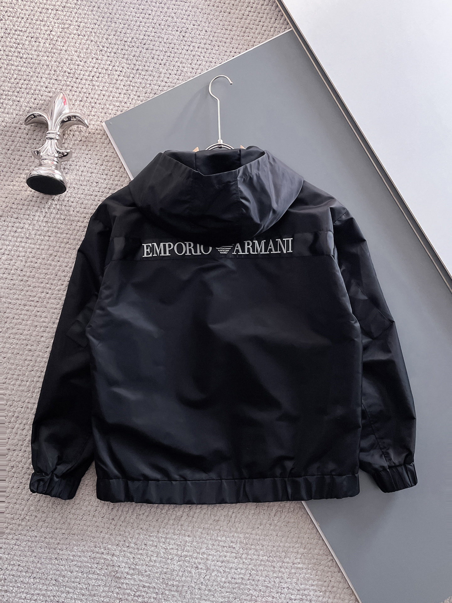 Hoodies & Sweatshirts