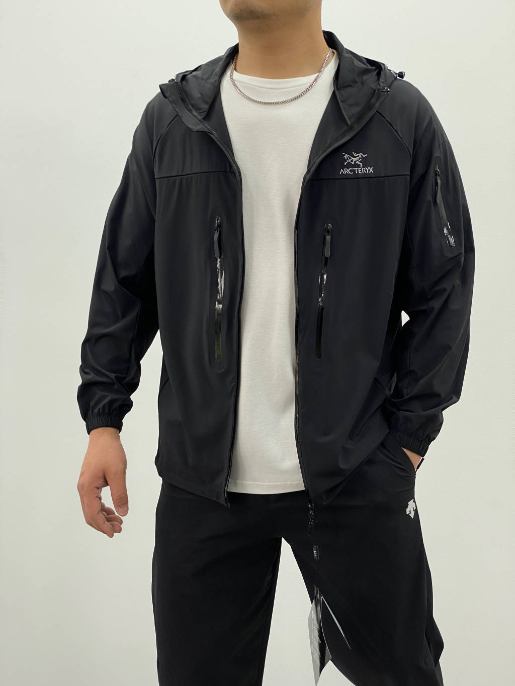 Hoodies & Sweatshirts