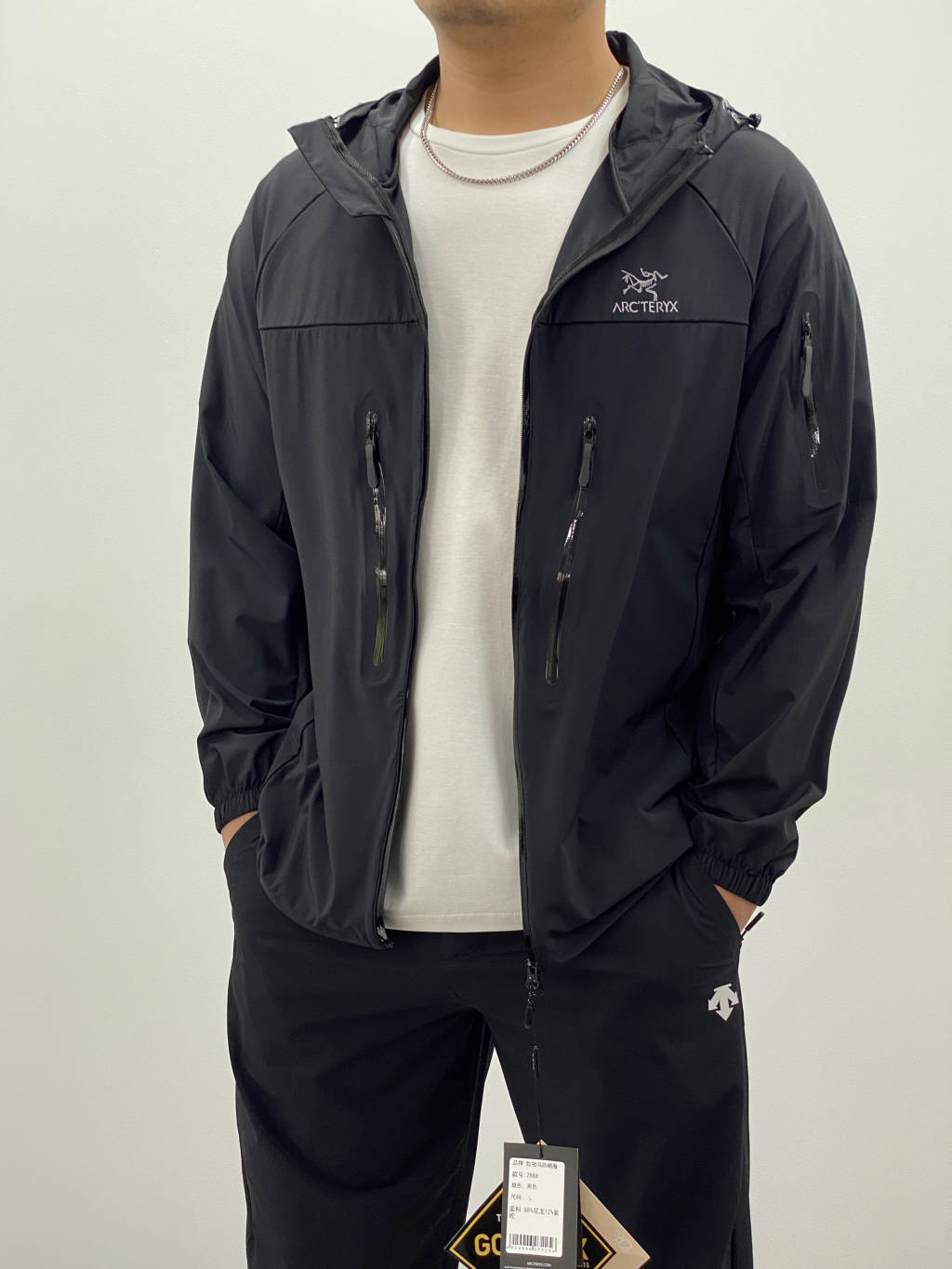 Hoodies & Sweatshirts