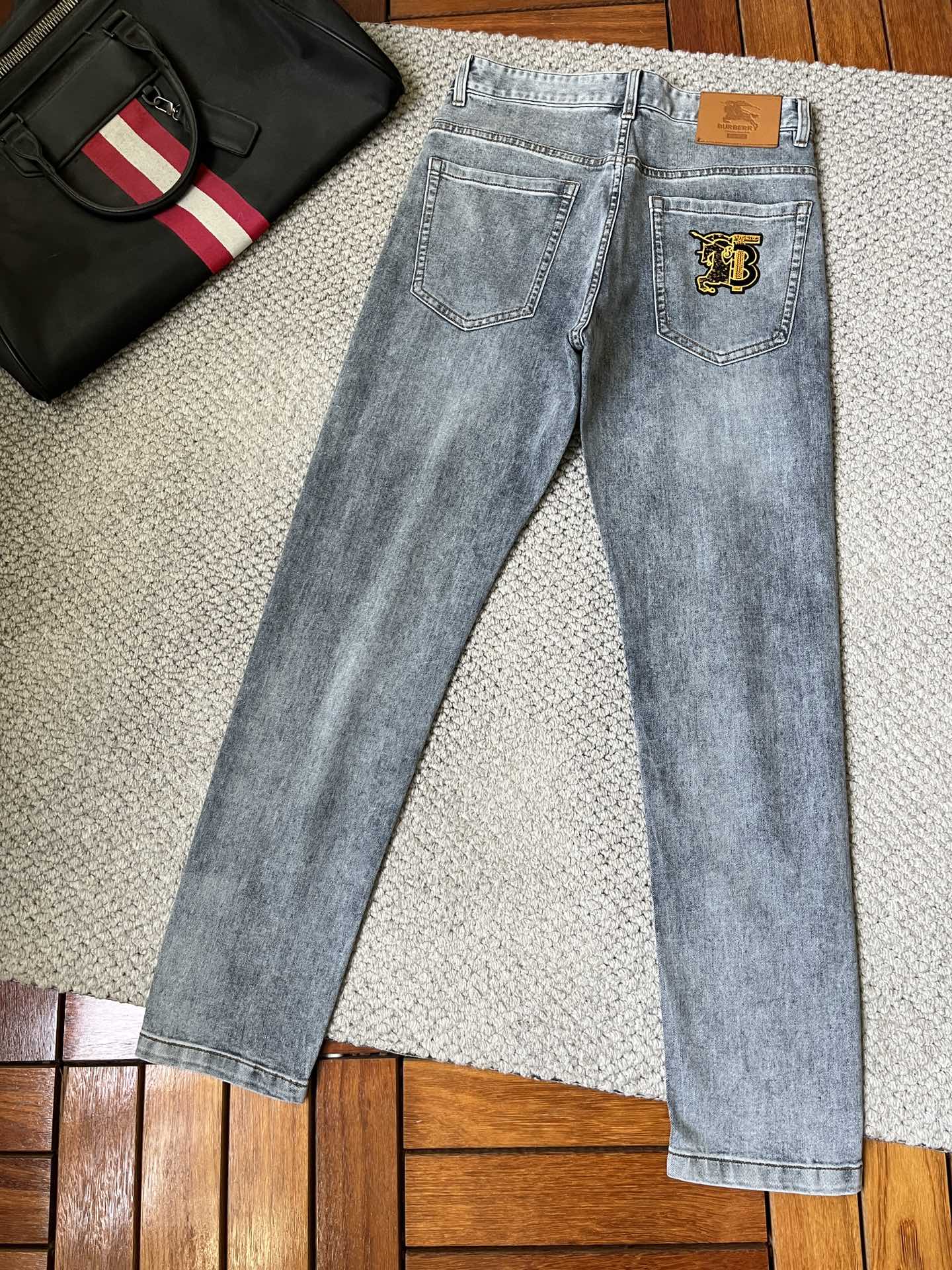 jeans