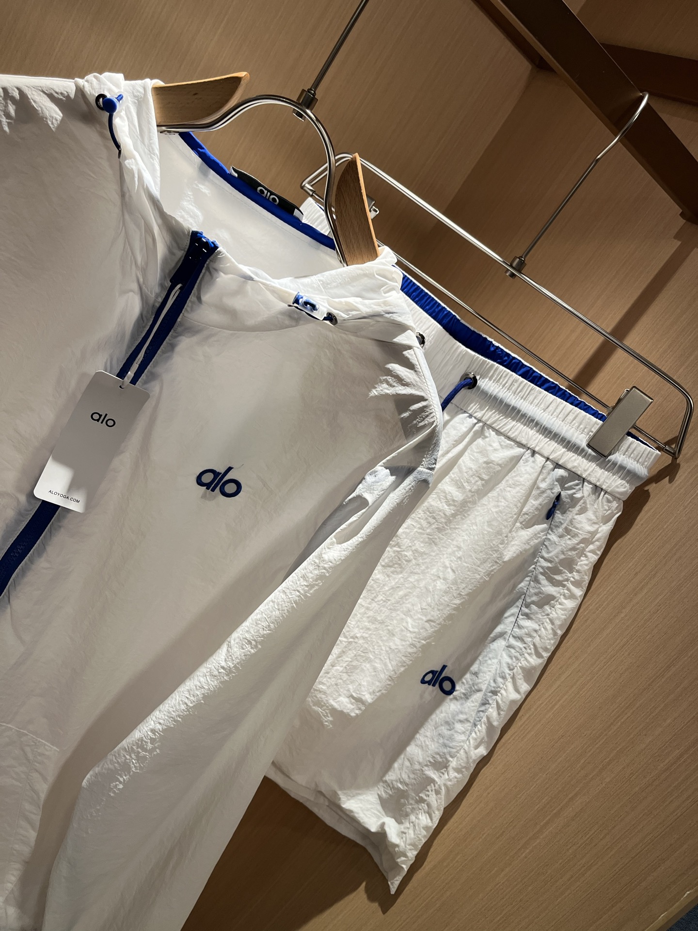 Hoodies & Sweatshirts