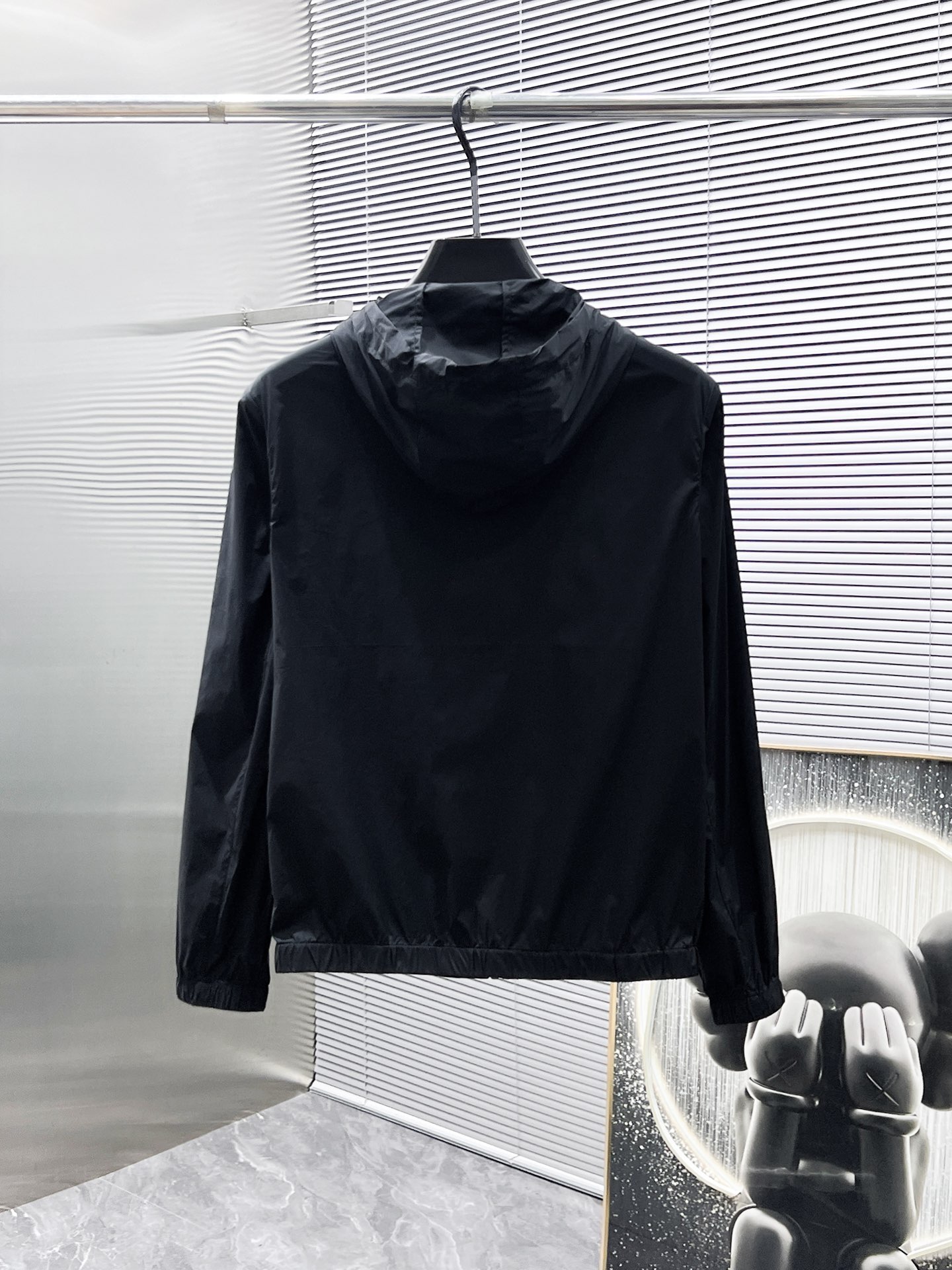 Hoodies & Sweatshirts