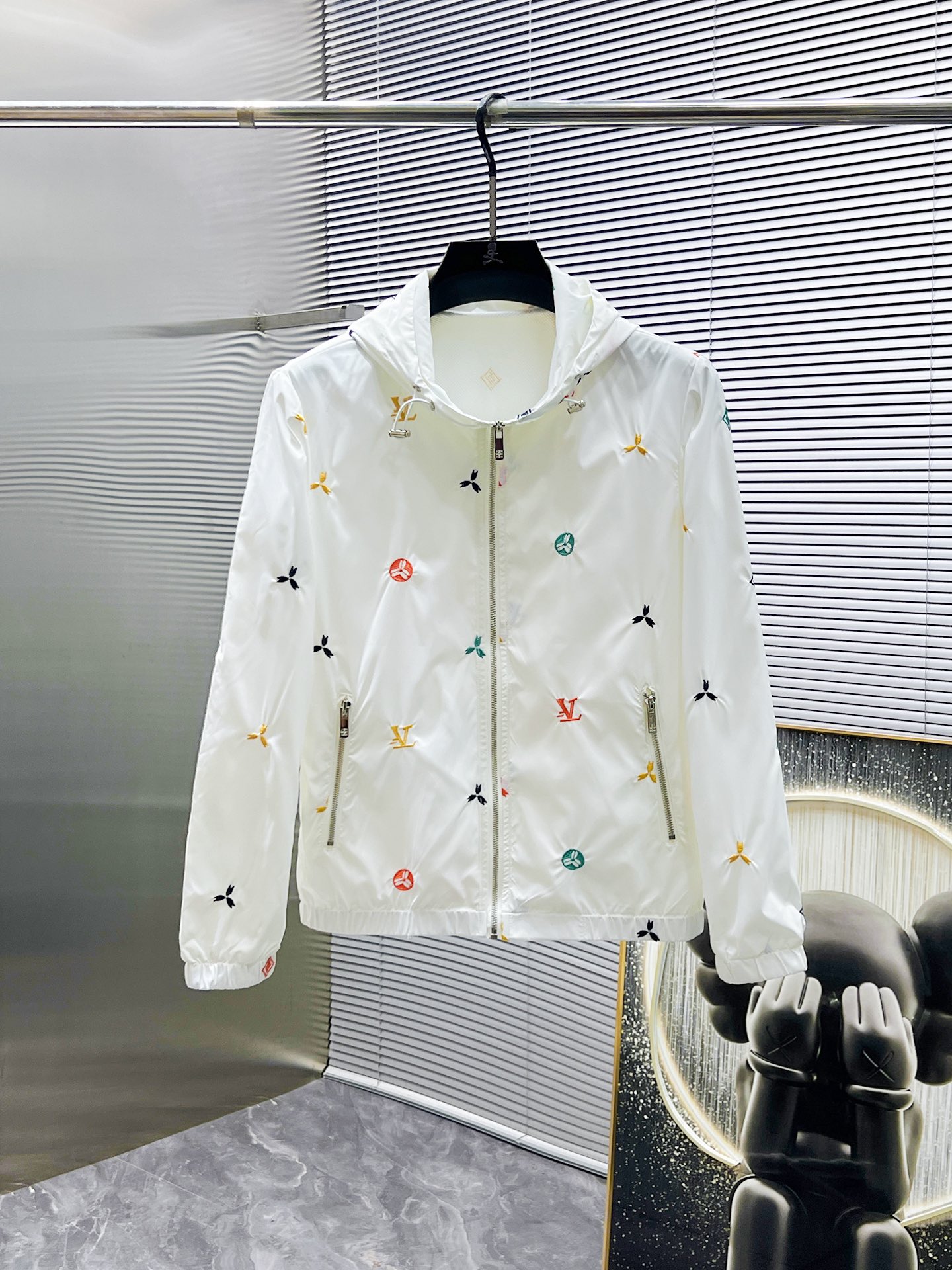 Hoodies & Sweatshirts