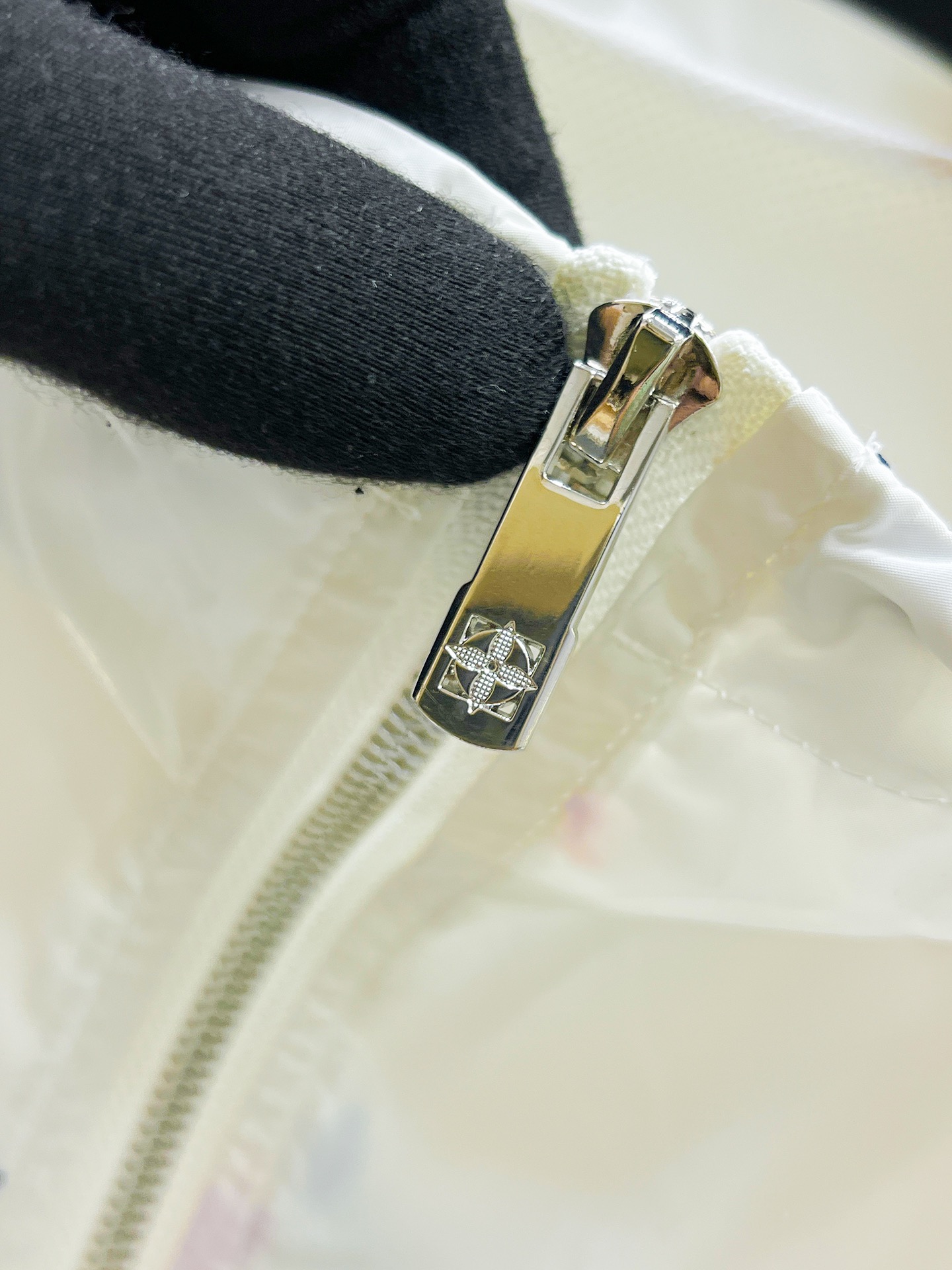 Hoodies & Sweatshirts