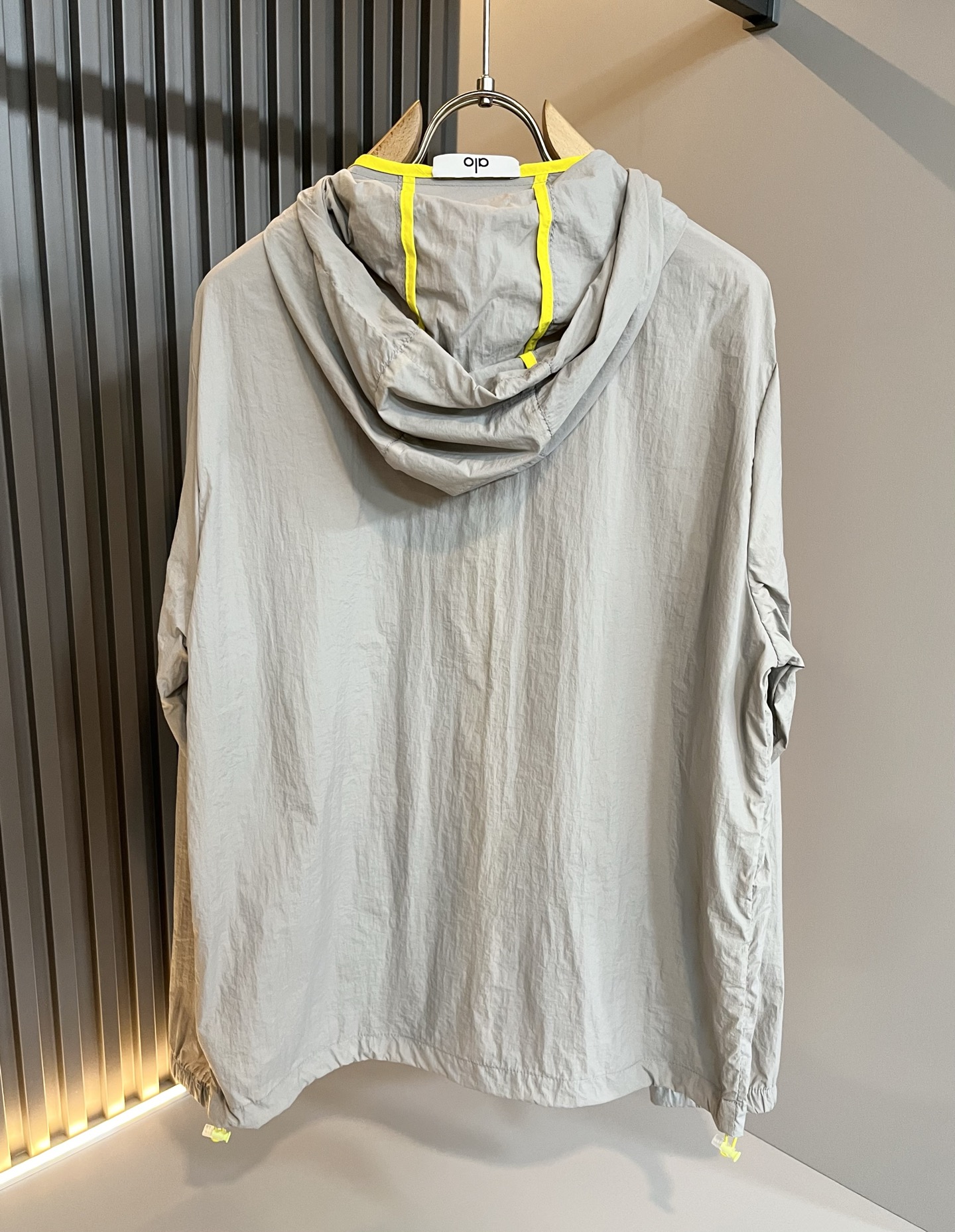 Hoodies & Sweatshirts