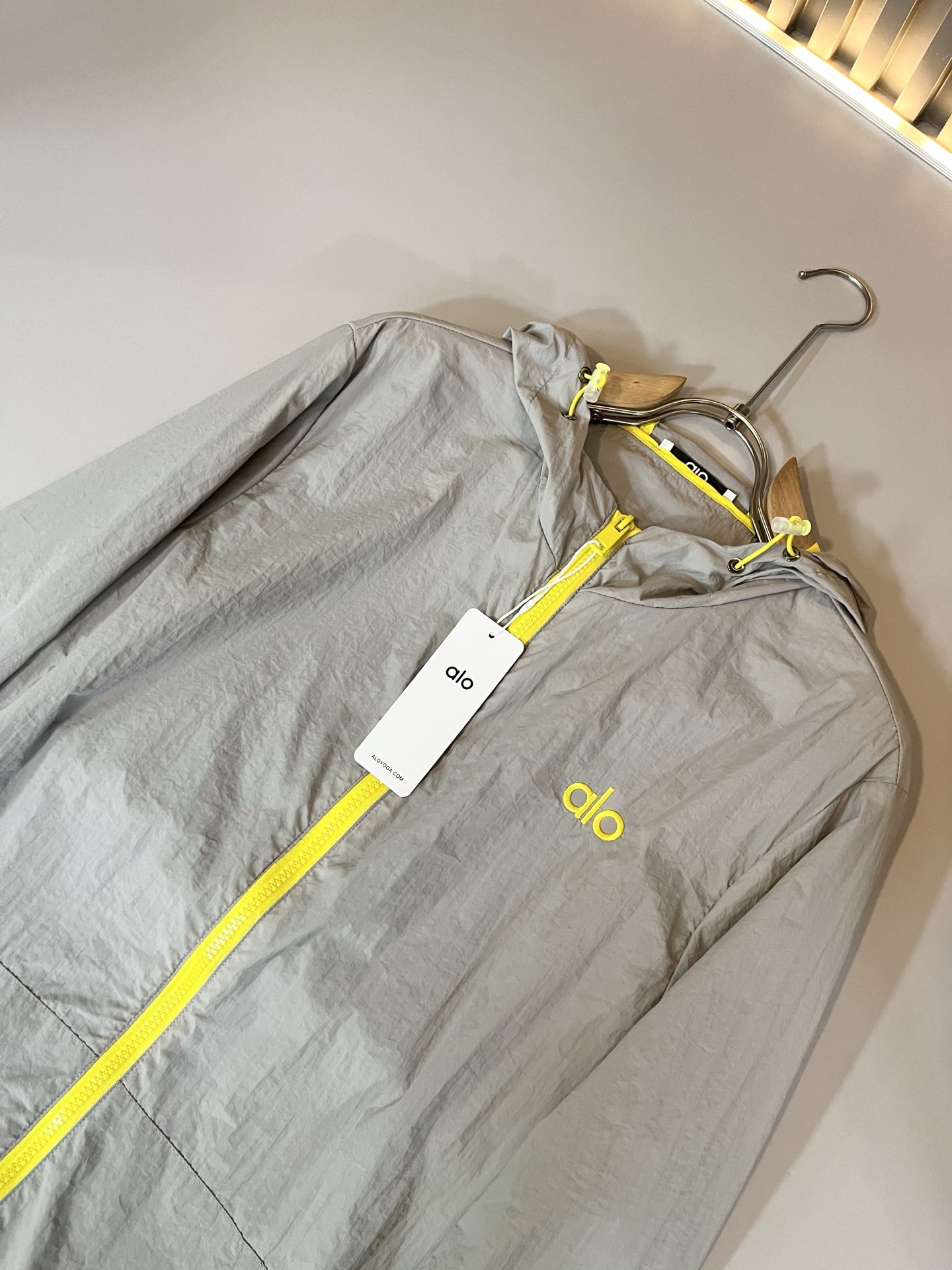 Hoodies & Sweatshirts