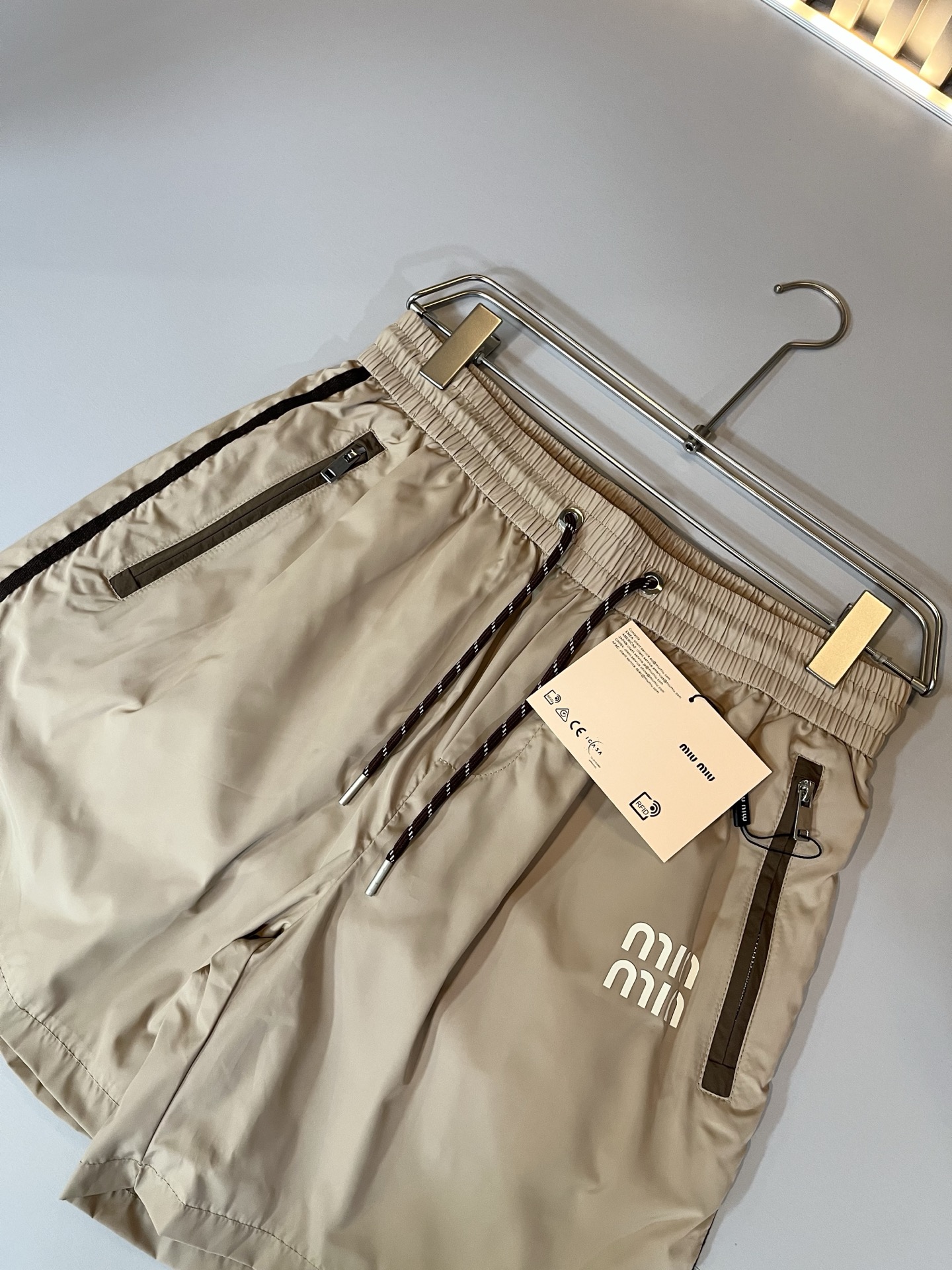 Hoodies & Sweatshirts