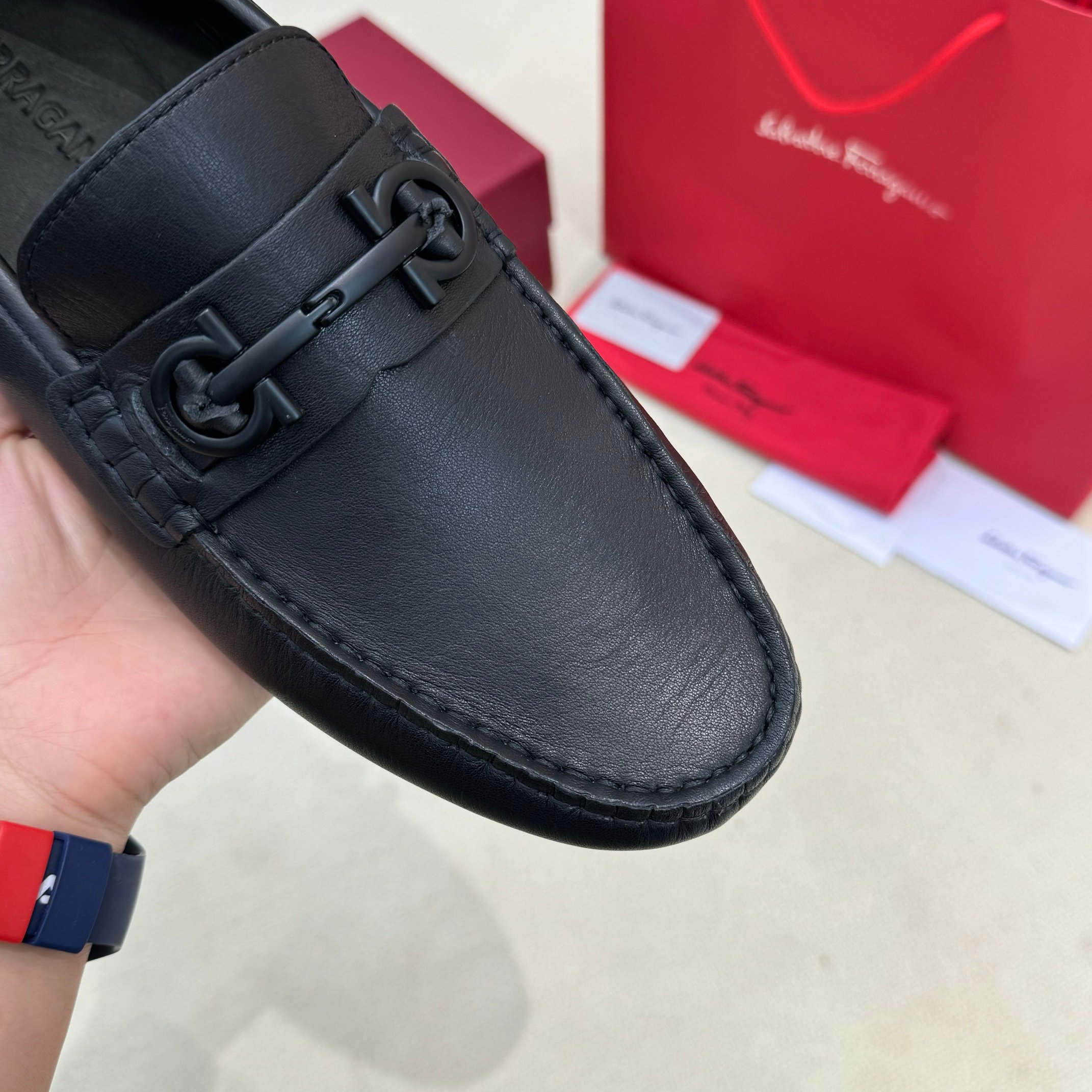 FerragamoSHOES