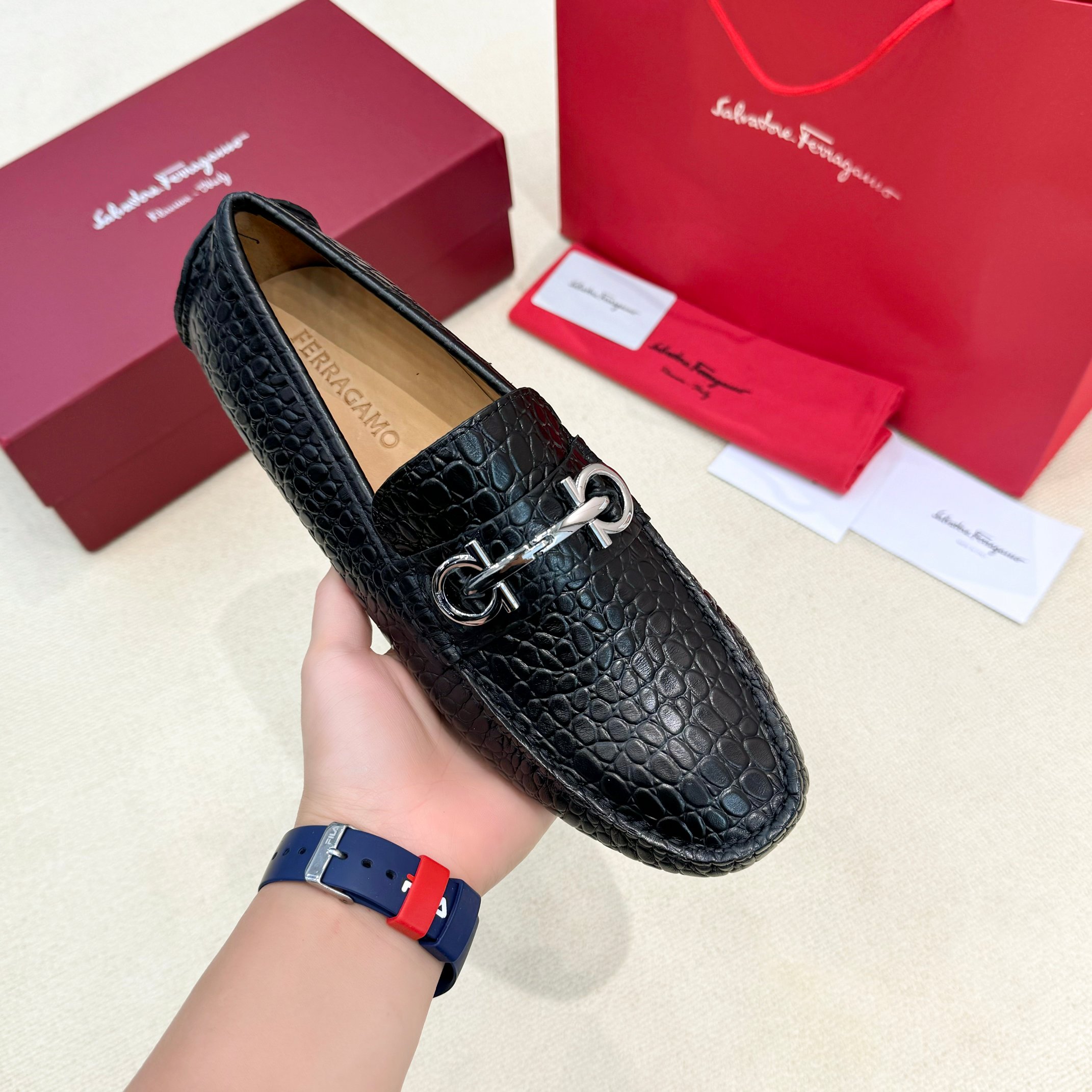 FerragamoSHOES