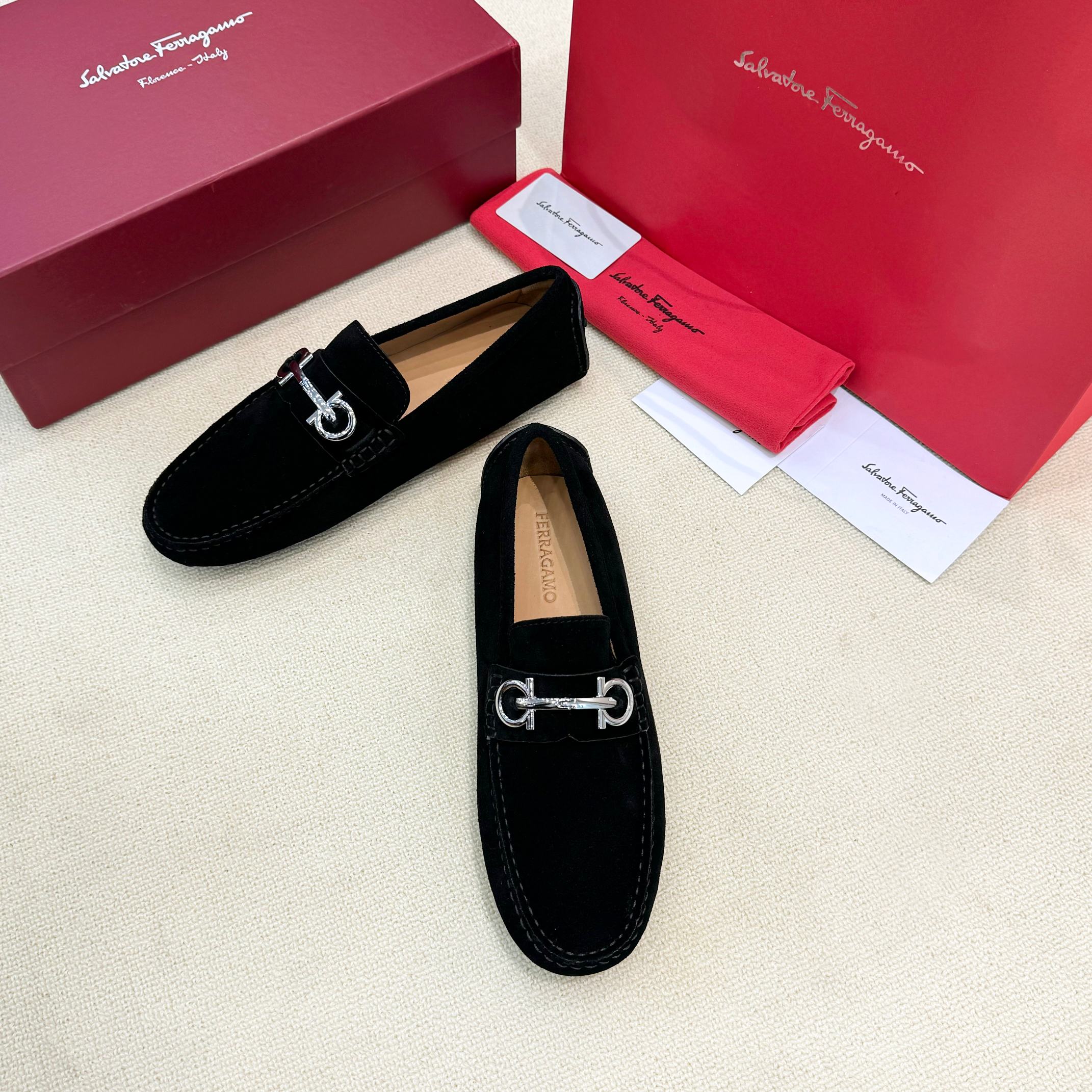 FerragamoSHOES