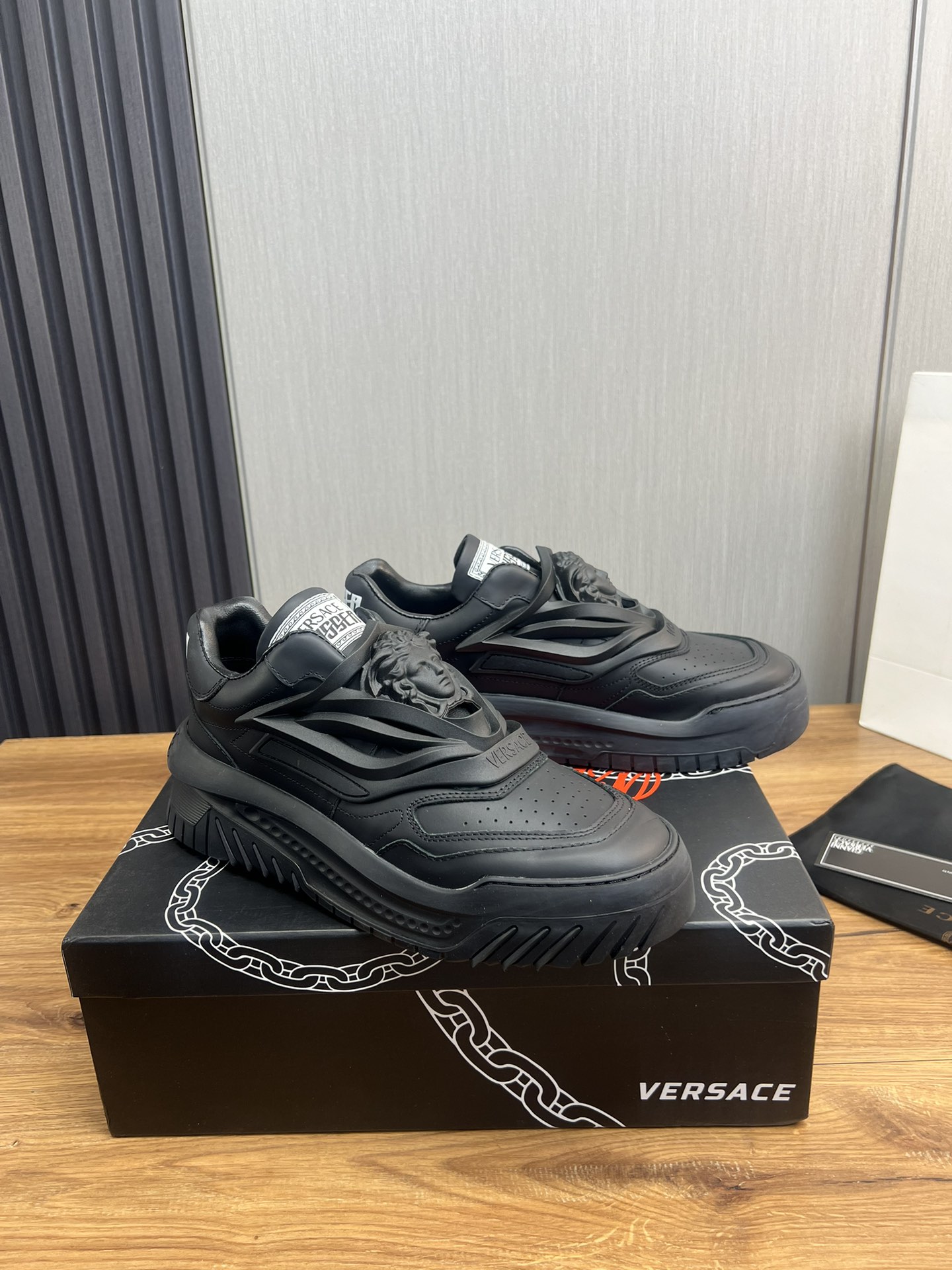 VersaceSHOES
