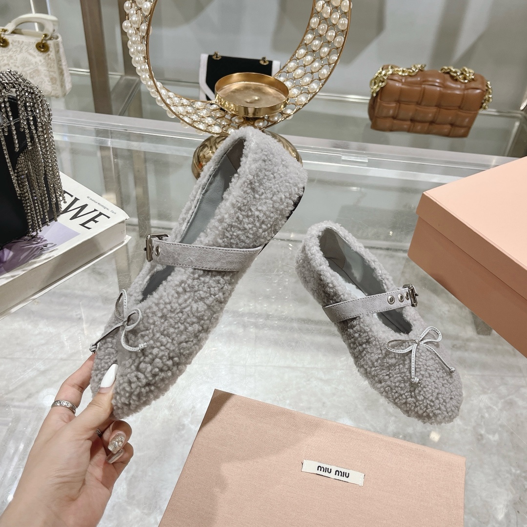 Womens shoes collection